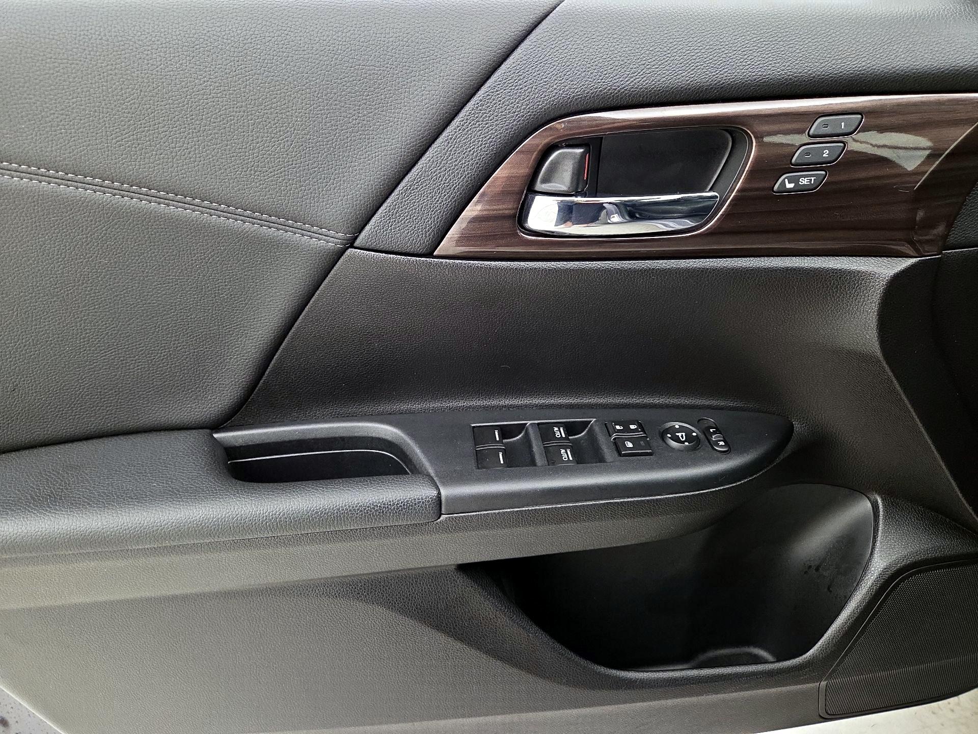 Thumbnail: 2016 Honda Accord - 12