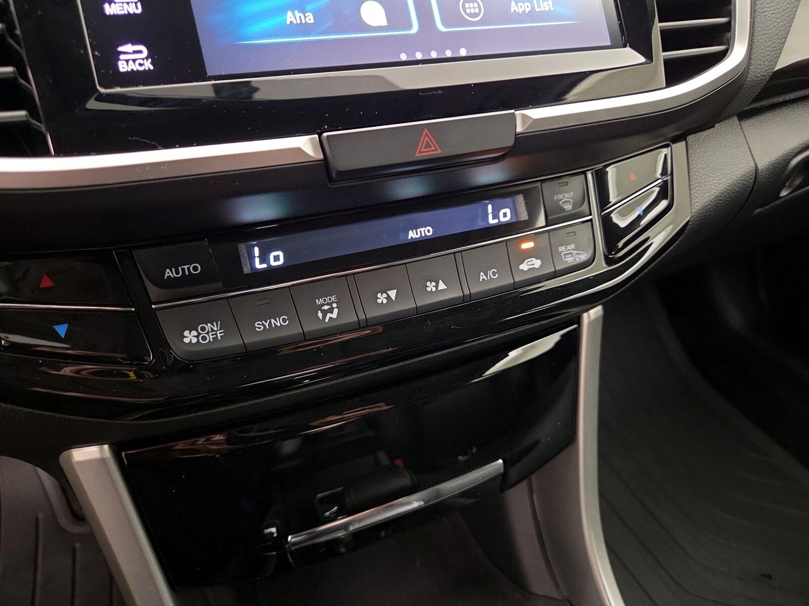2016 Honda Accord EX-L V-6 - Photo 17