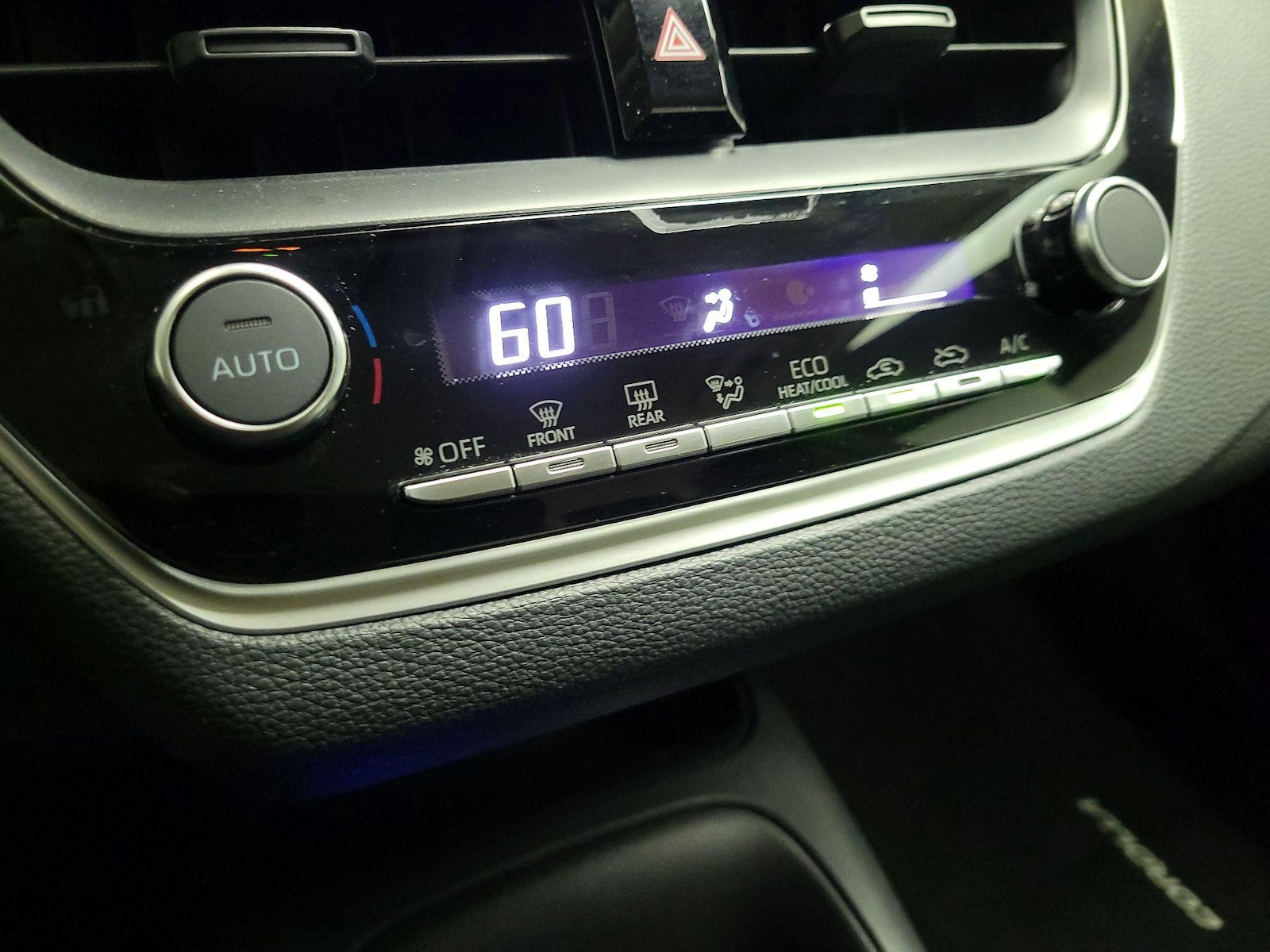 2025 Toyota Corolla LE - Photo 18