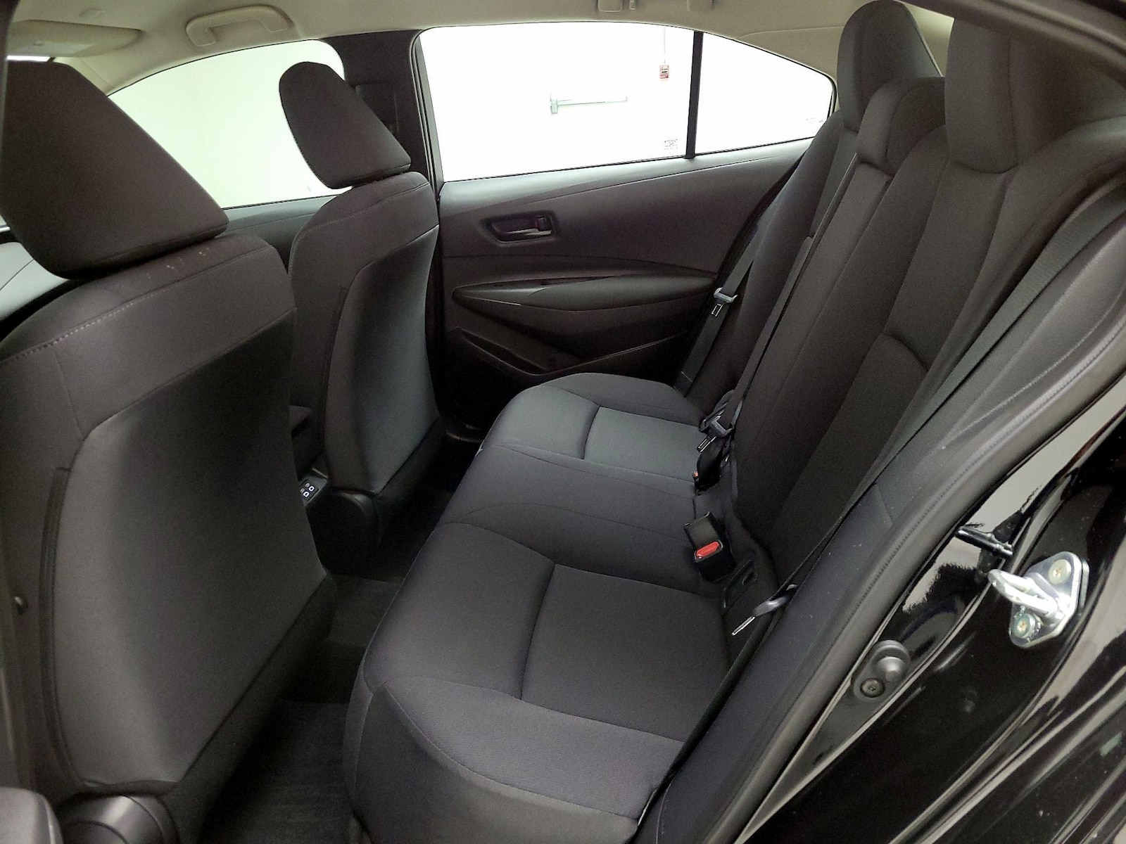 2025 Toyota Corolla LE - Photo 21