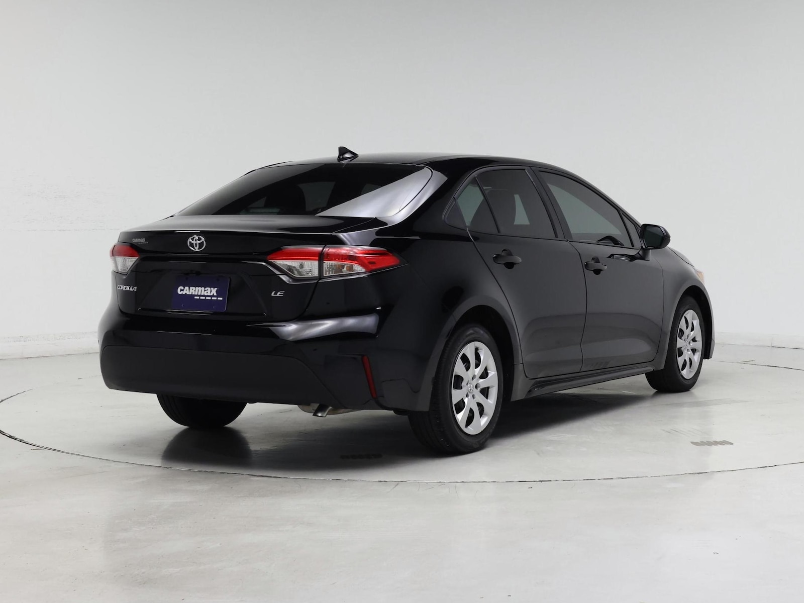 2025 Toyota Corolla LE - Photo 9