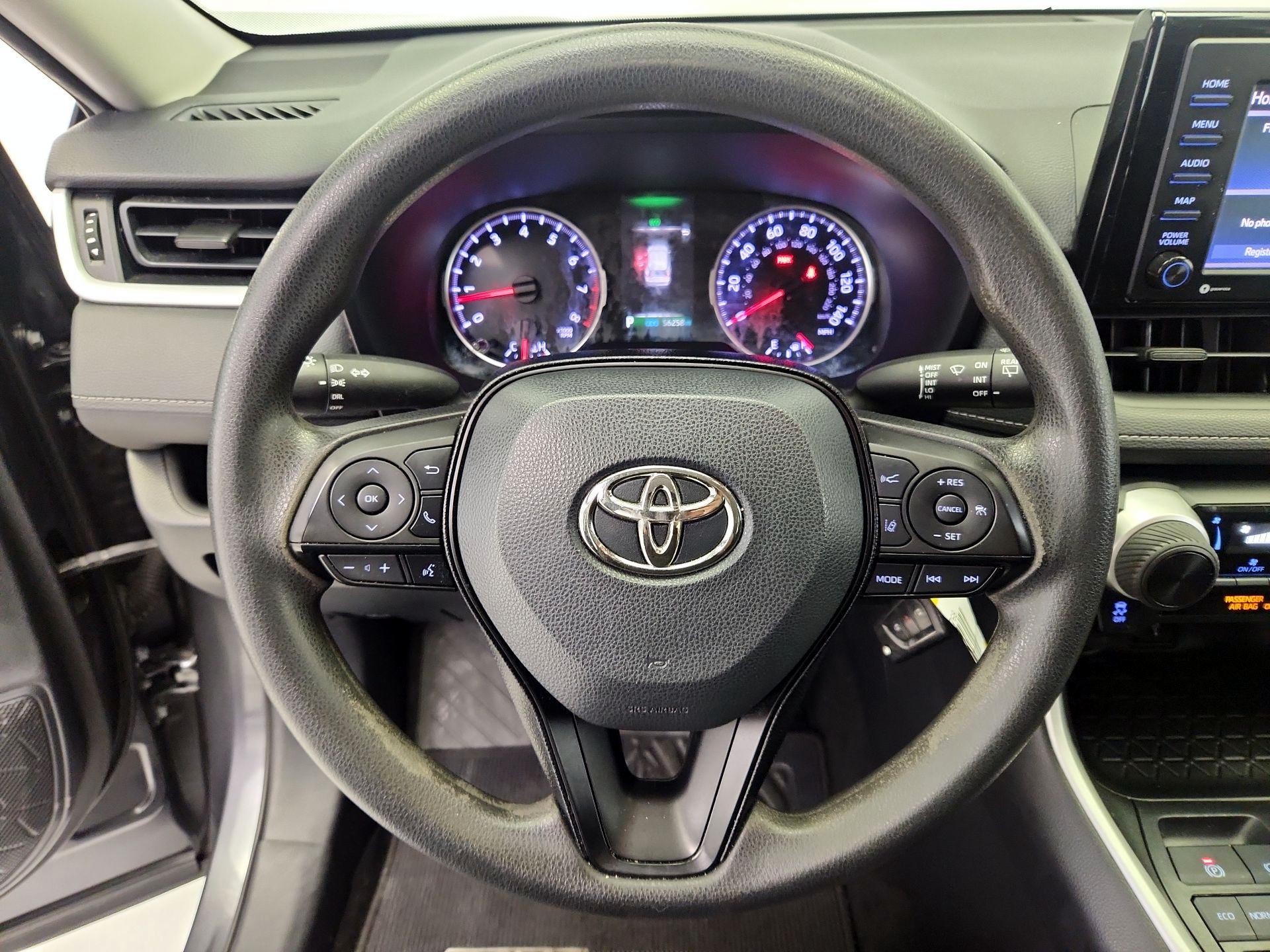 Thumbnail: 2020 Toyota RAV4 - 10
