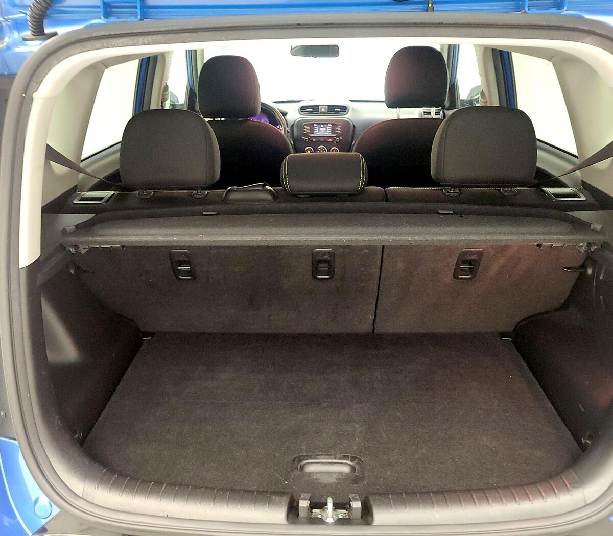 Trunk/Cargo (Seats Up)