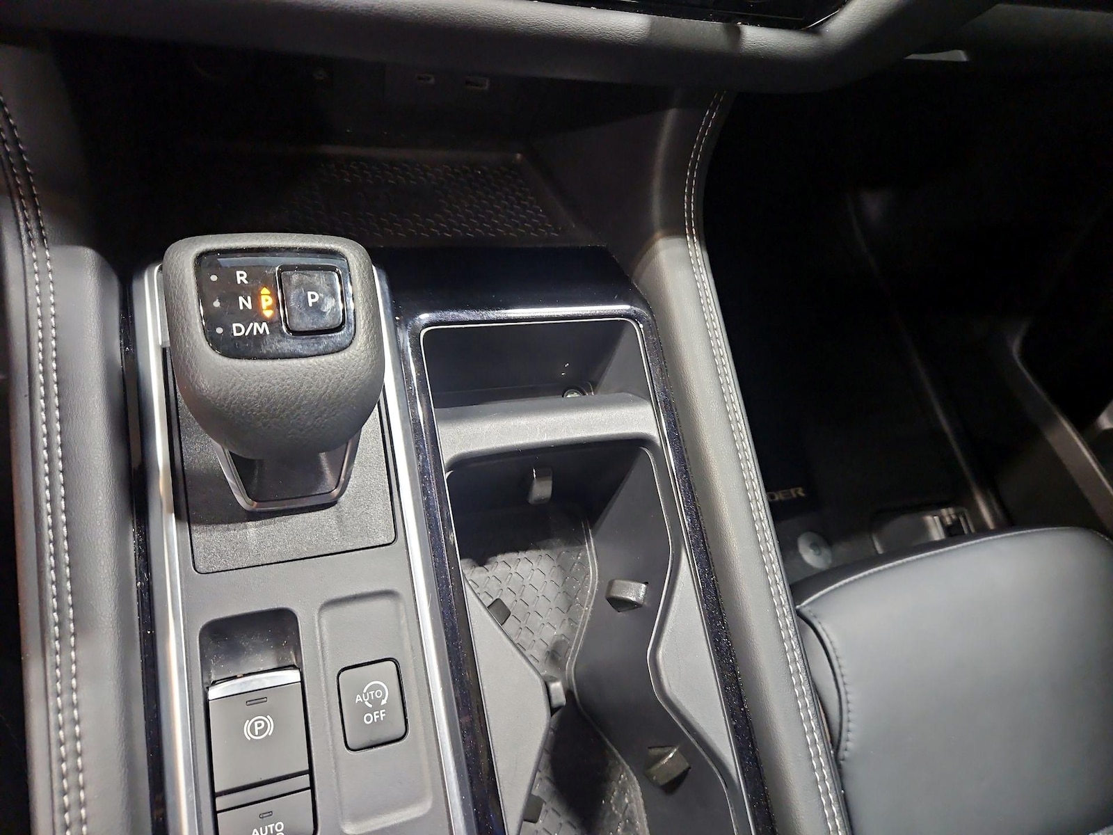 2024 Nissan Pathfinder Platinum - Photo 17