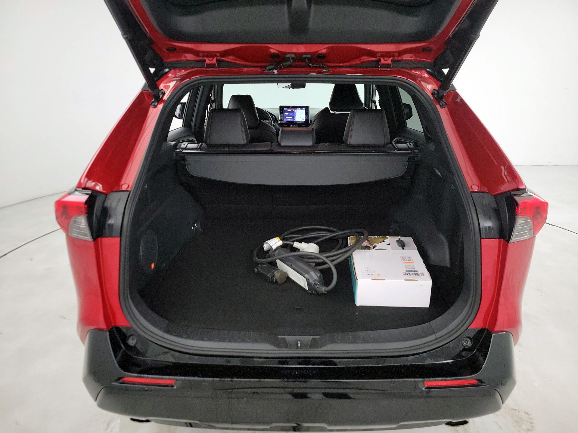 Thumbnail: 2021 Toyota RAV4 - 20