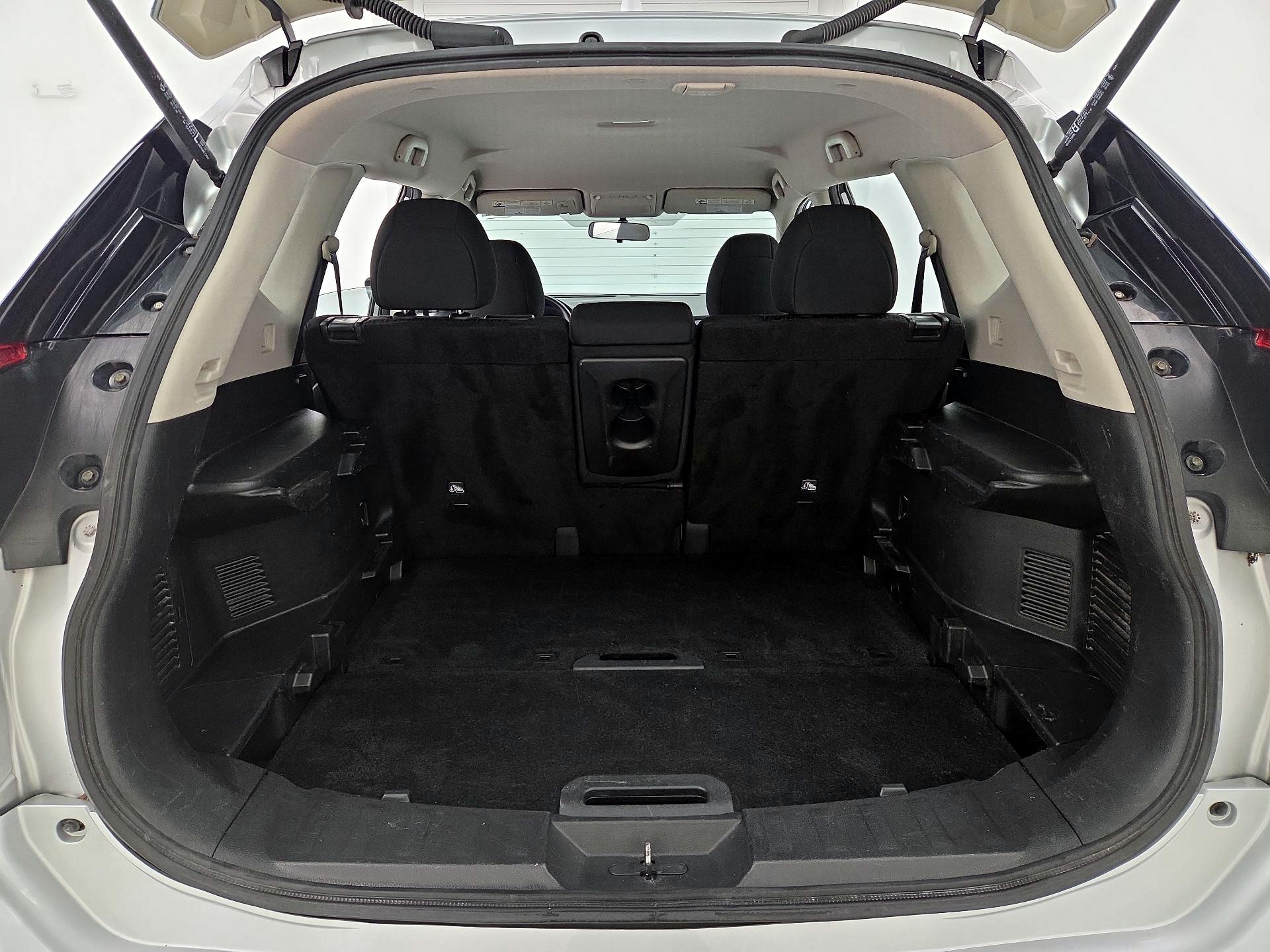 Thumbnail: 2017 Nissan Rogue - 20