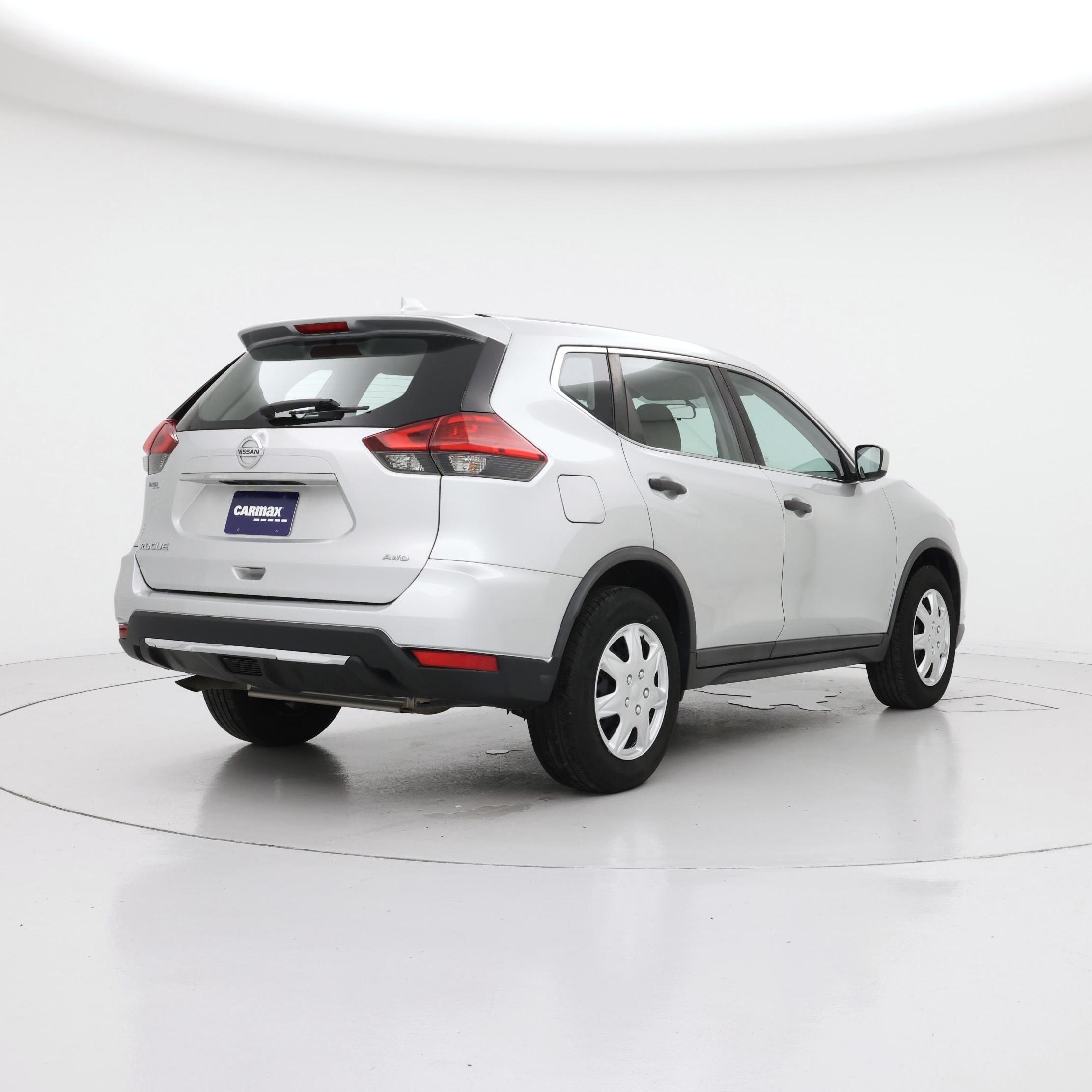 Thumbnail: 2017 Nissan Rogue - 8