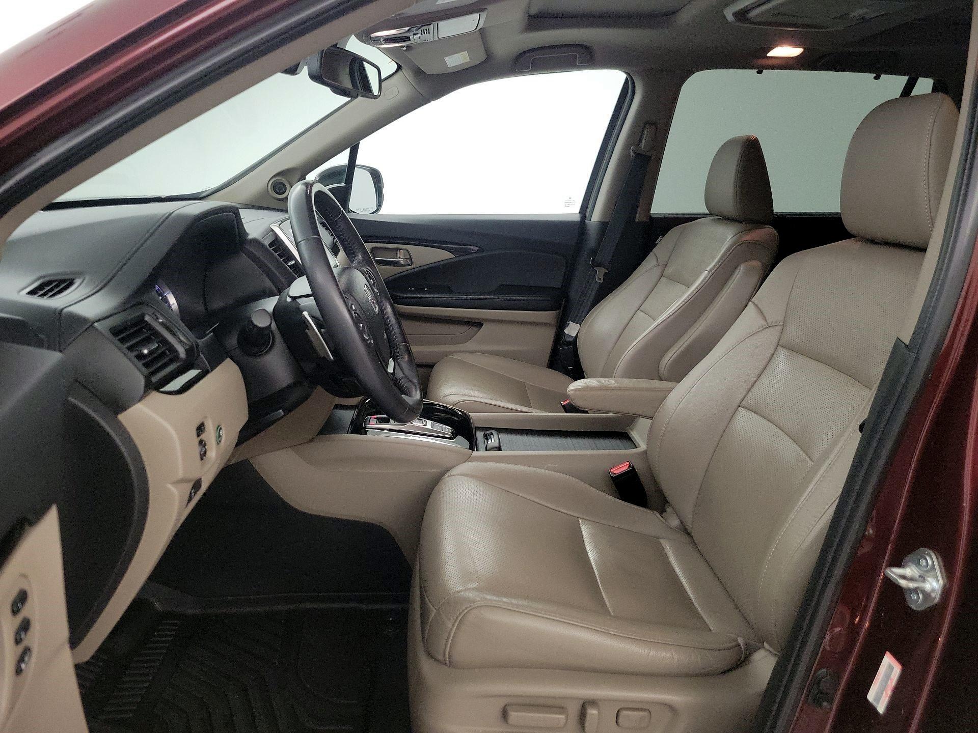 Thumbnail: 2018 Honda Pilot - 9