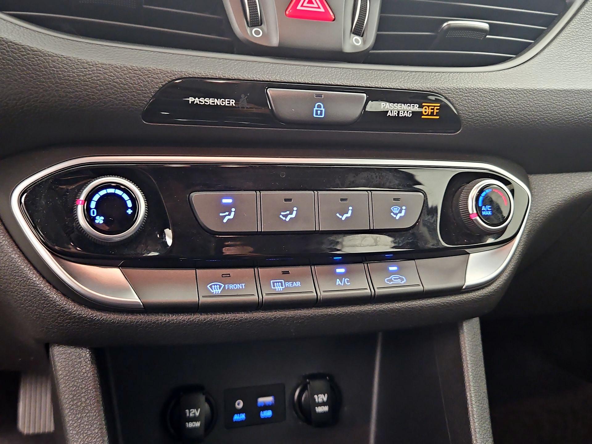Thumbnail: 2018 Hyundai Elantra - 16