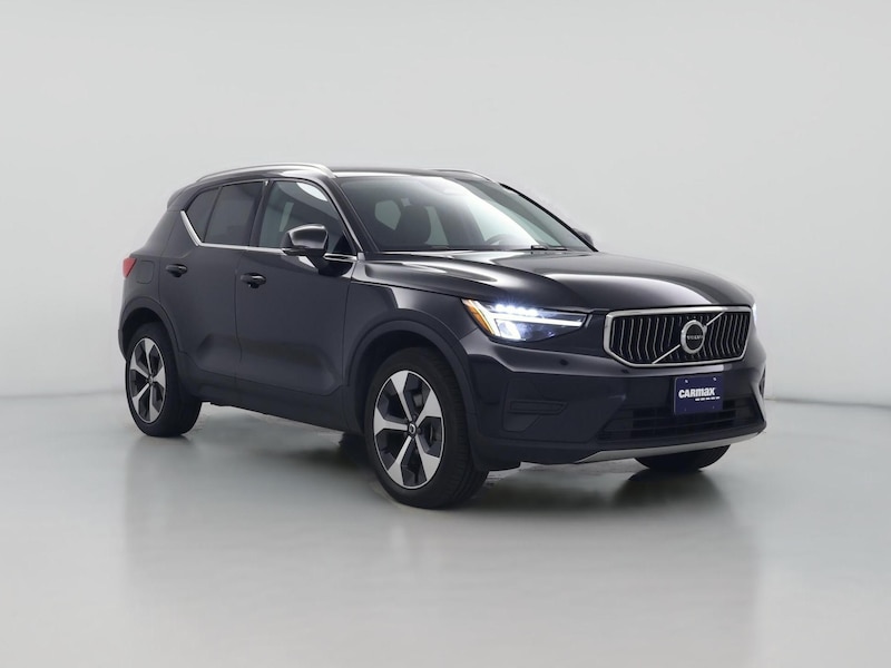 2025 Volvo XC40 B5 Core Bright Theme