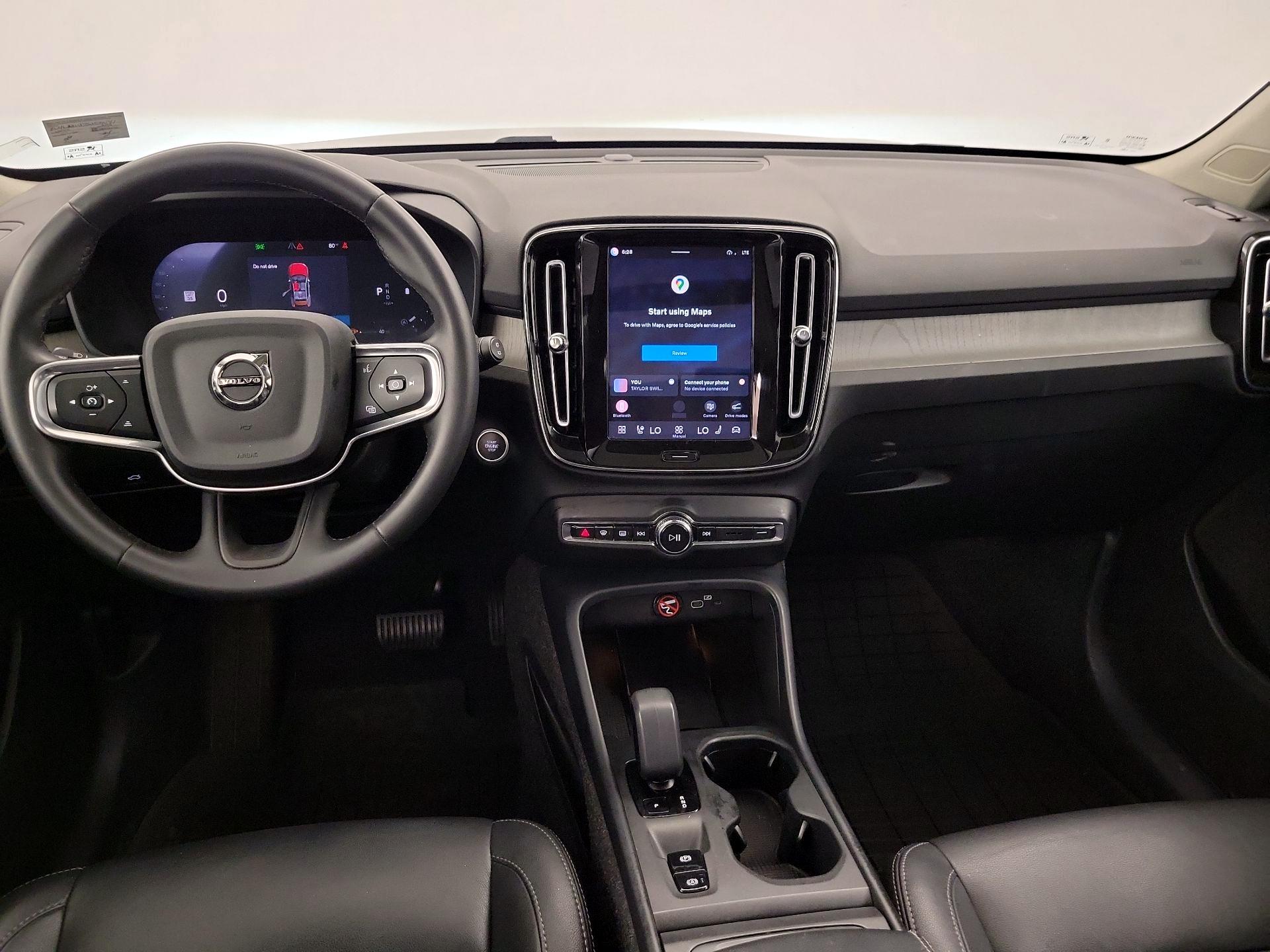 Thumbnail: 2025 Volvo XC40 - 9