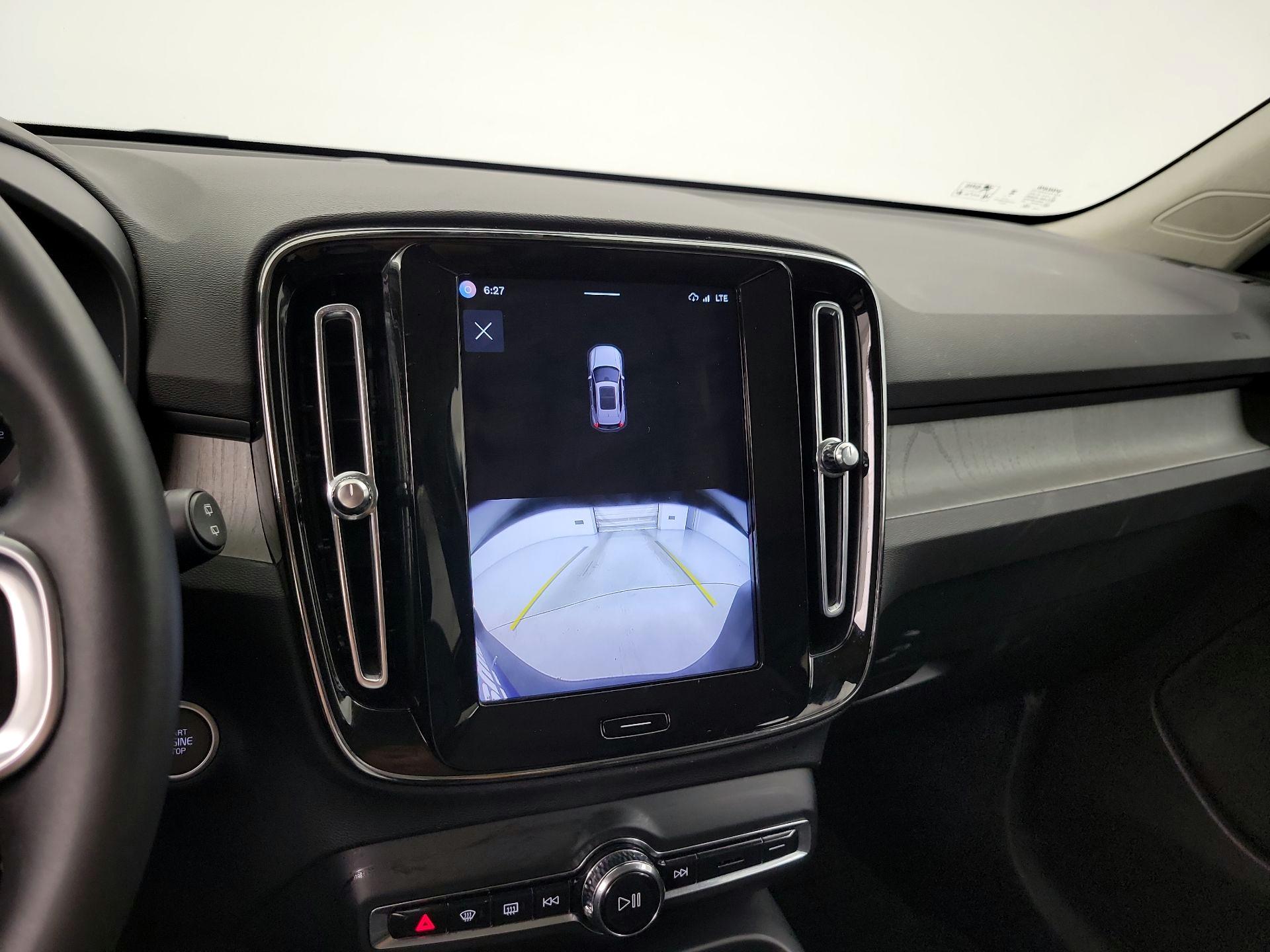 Thumbnail: 2025 Volvo XC40 - 14