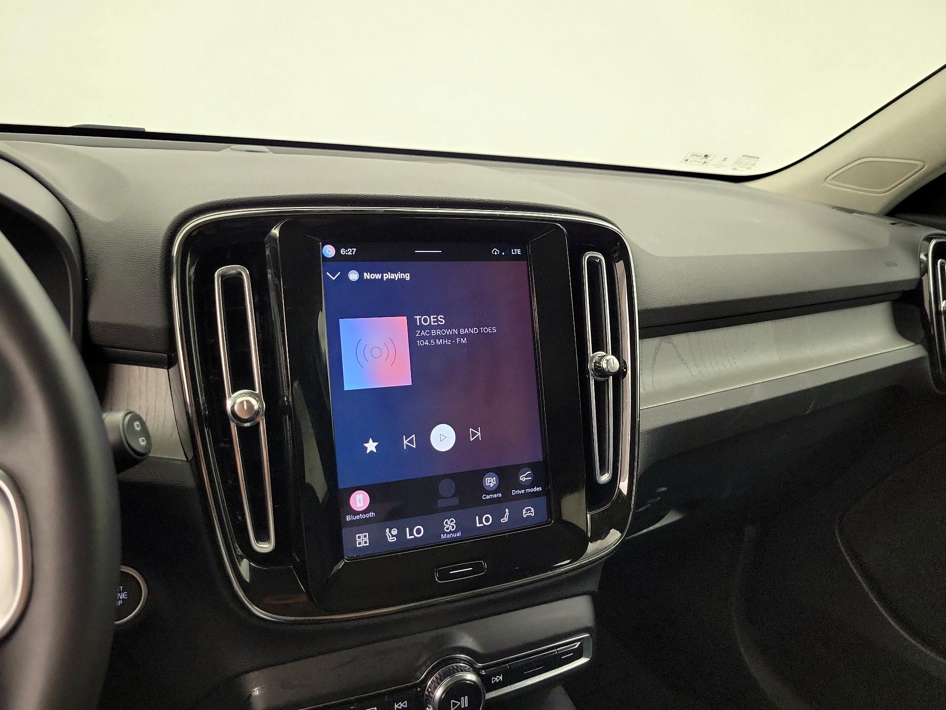 Thumbnail: 2025 Volvo XC40 - 15