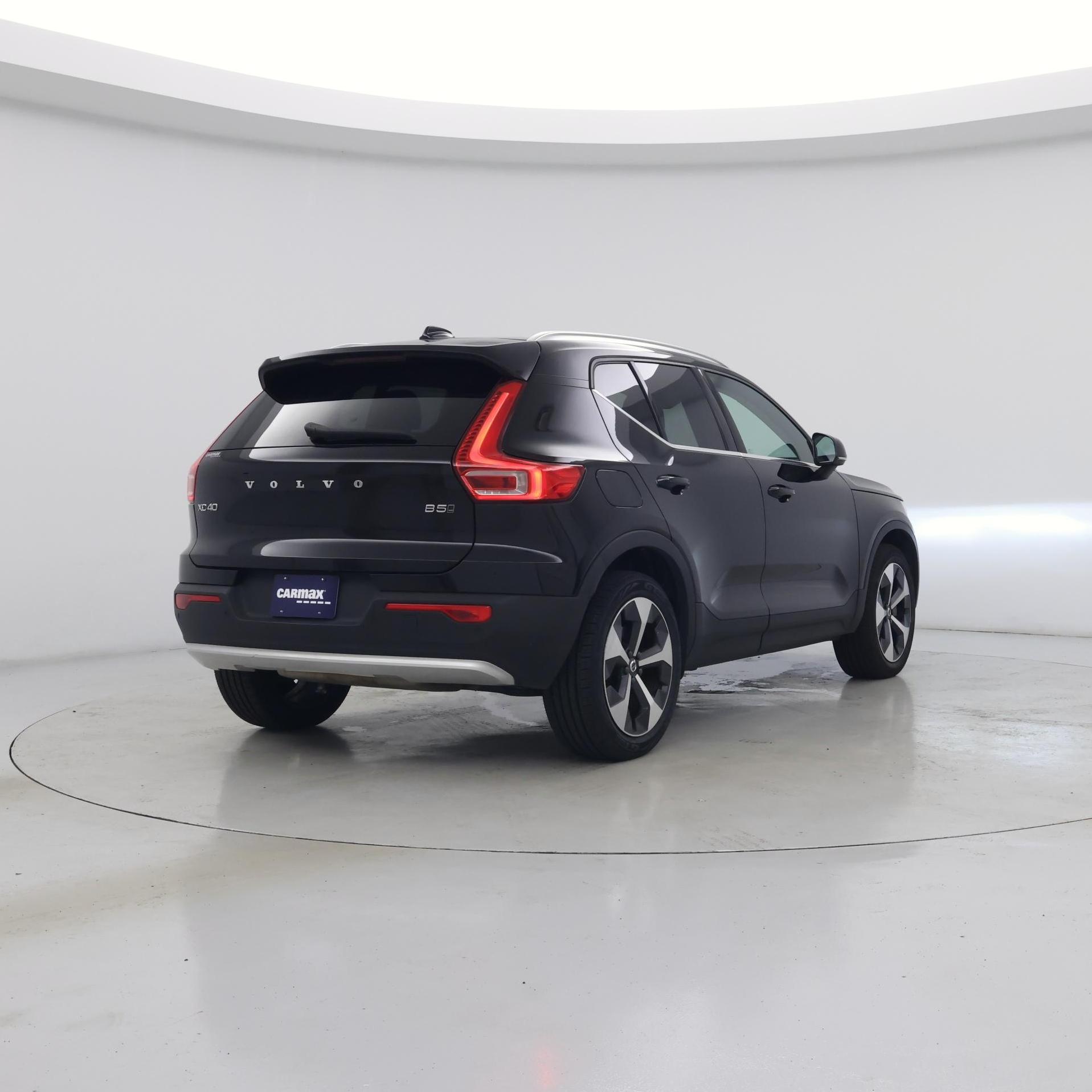 Thumbnail: 2025 Volvo XC40 - 8