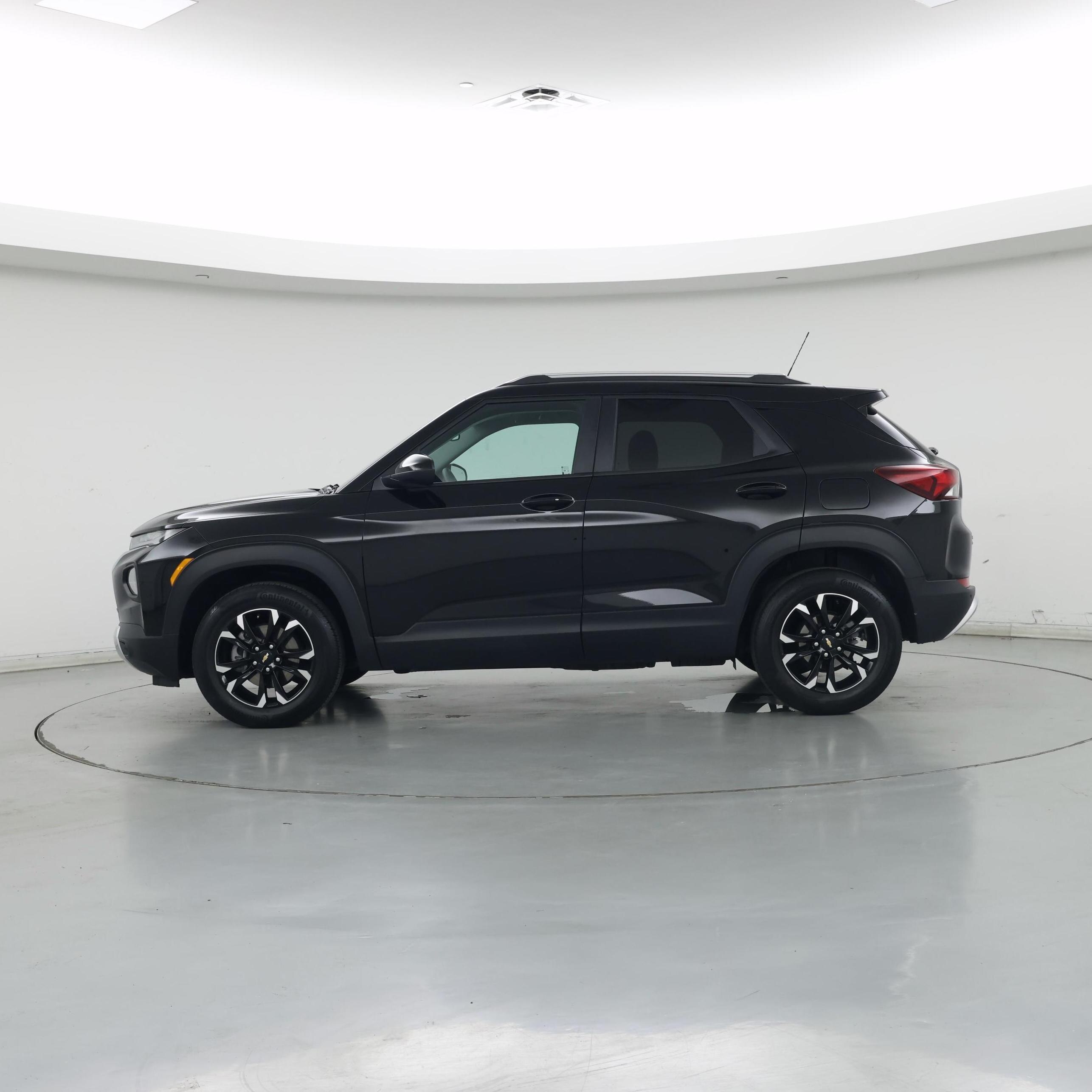 Thumbnail: 2022 Chevrolet TrailBlazer - 3