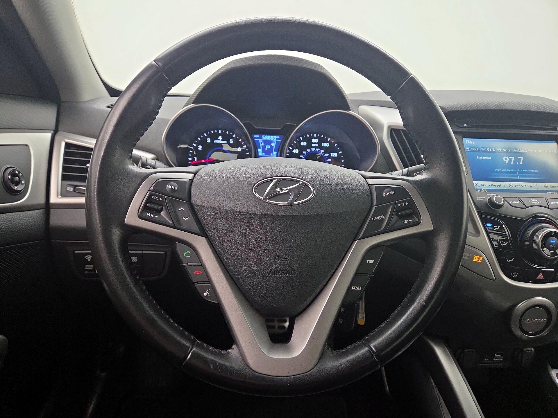 Thumbnail: 2015 Hyundai Veloster - 10