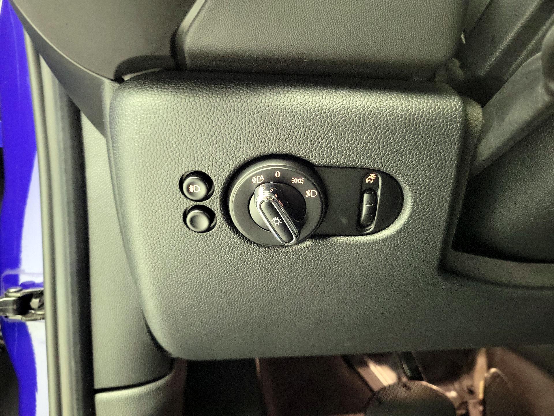 Thumbnail: 2019 MINI Cooper Hardtop - 13