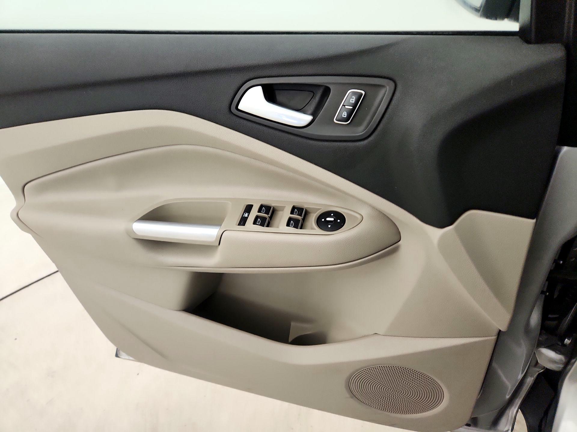 Thumbnail: 2016 Ford Escape - 12