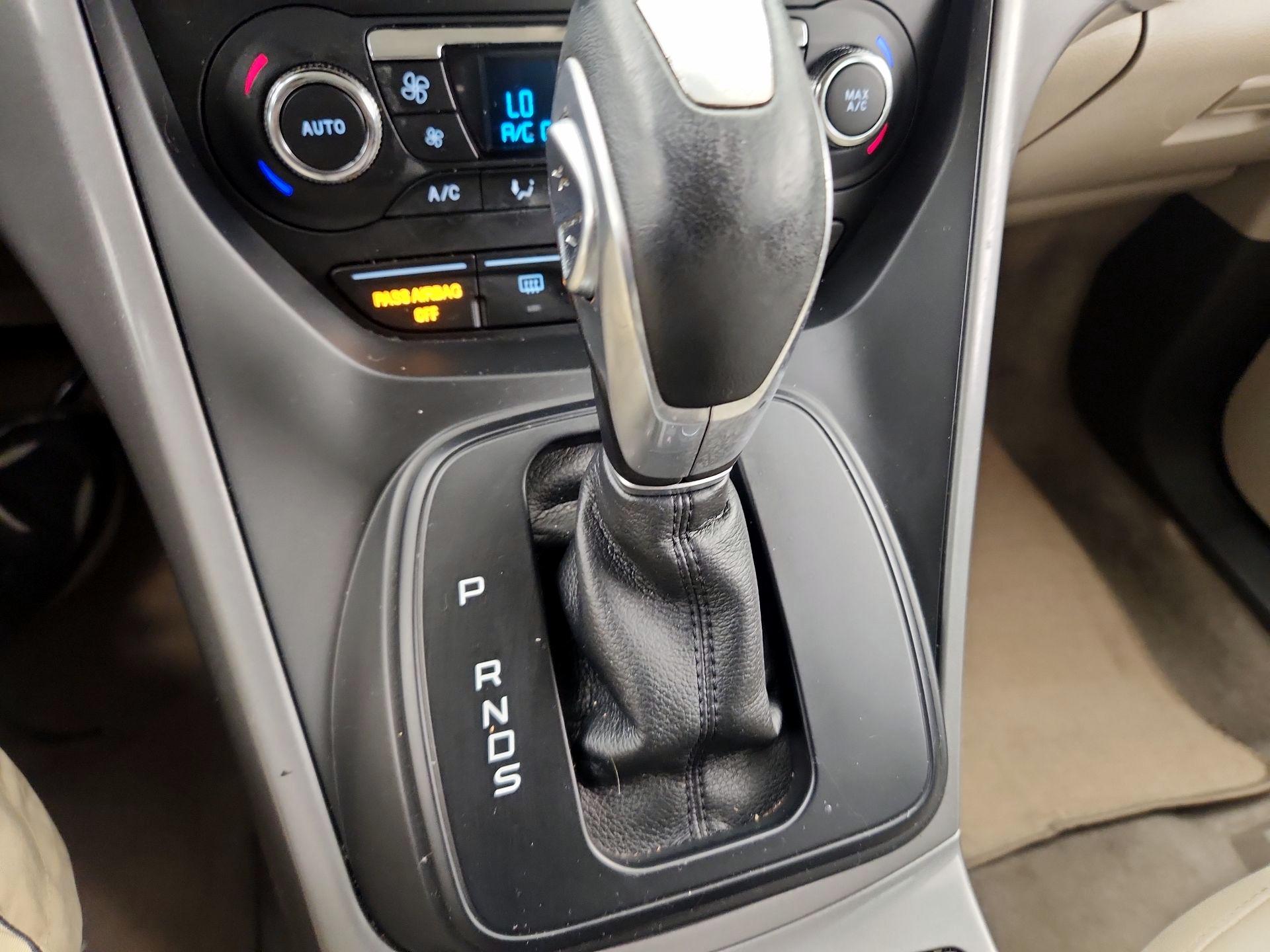 Thumbnail: 2016 Ford Escape - 16