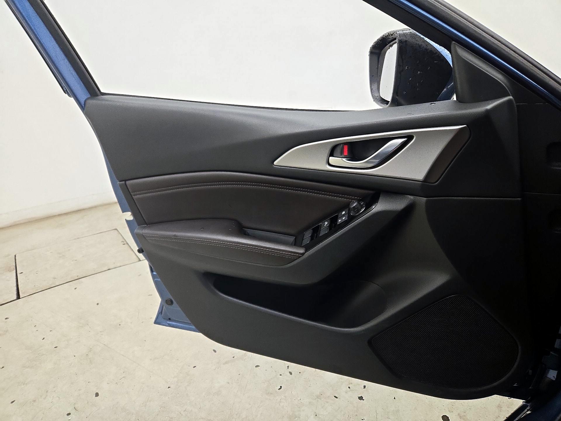 Thumbnail: 2017 Mazda Mazda3 - 12