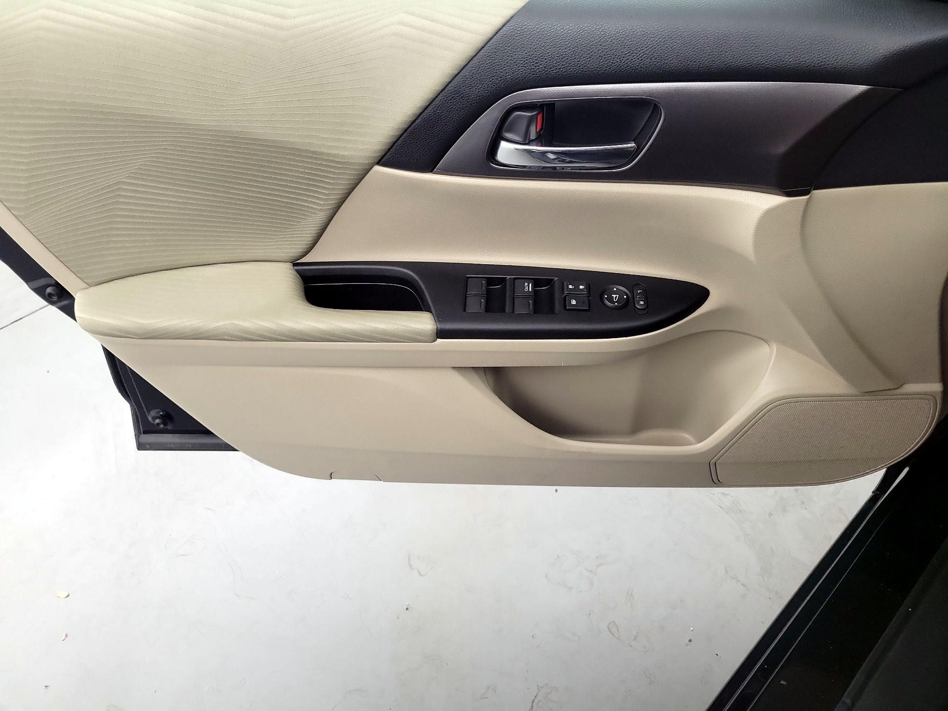 Thumbnail: 2015 Honda Accord - 12