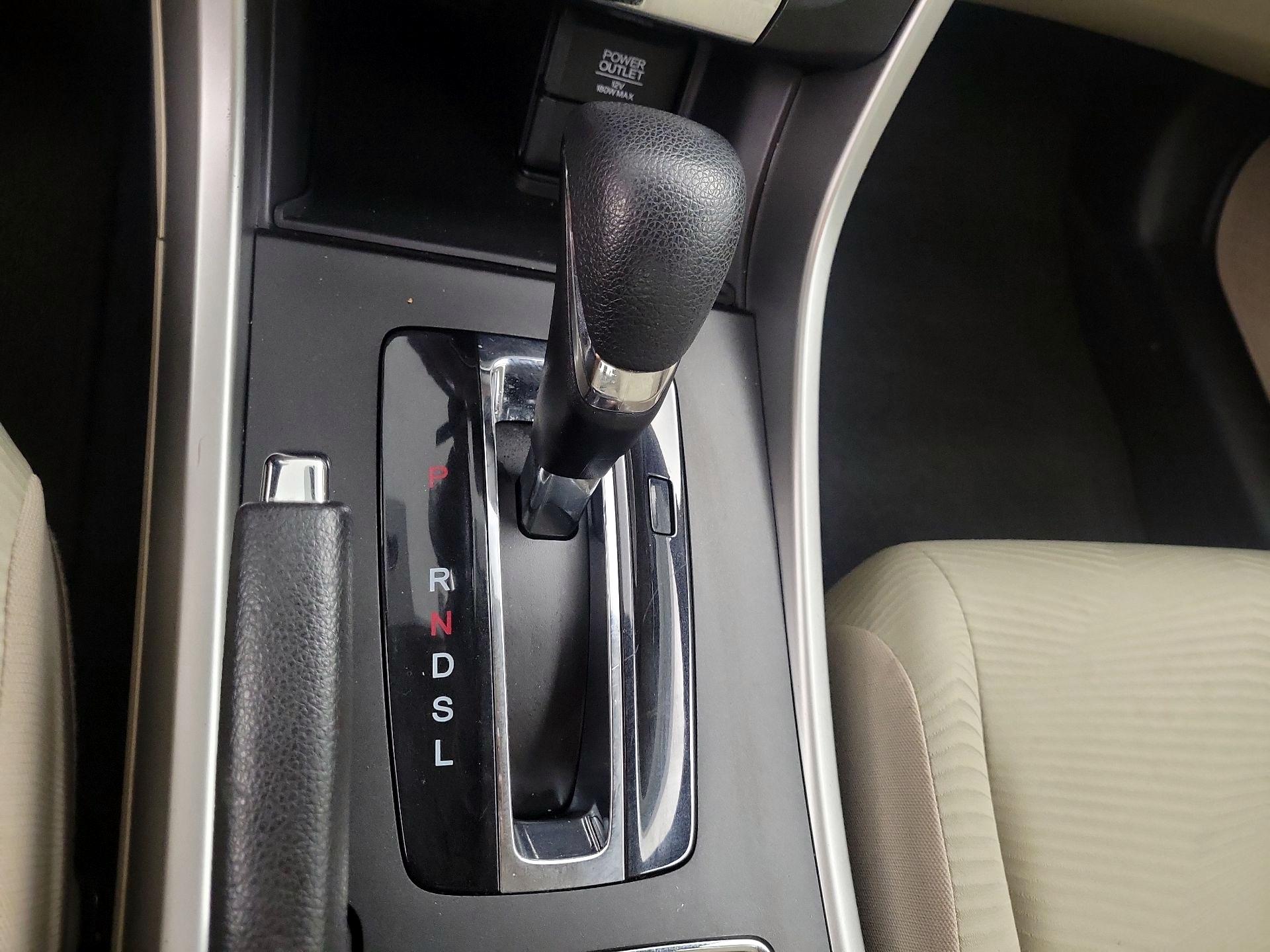 Thumbnail: 2015 Honda Accord - 17