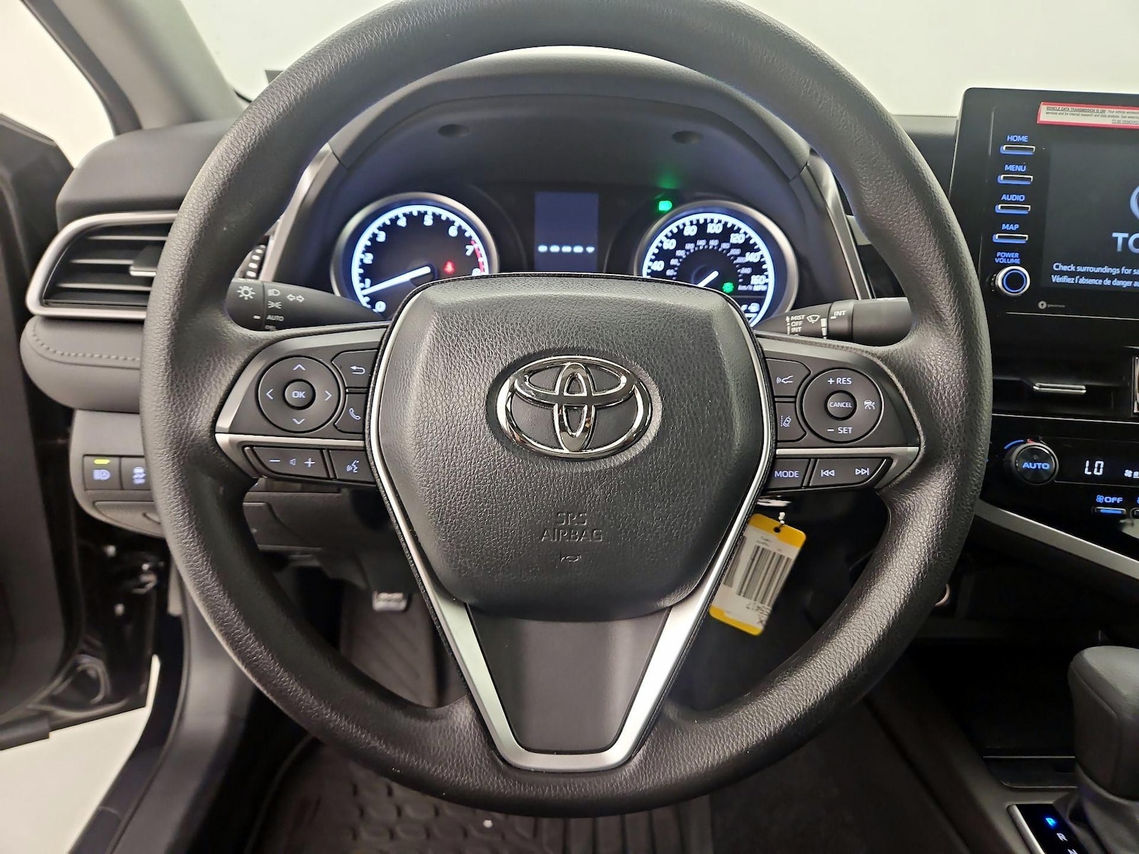 2024 Toyota Camry LE - Photo 11