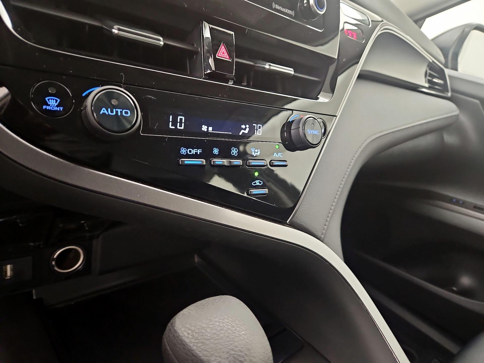 2024 Toyota Camry LE - Photo 17