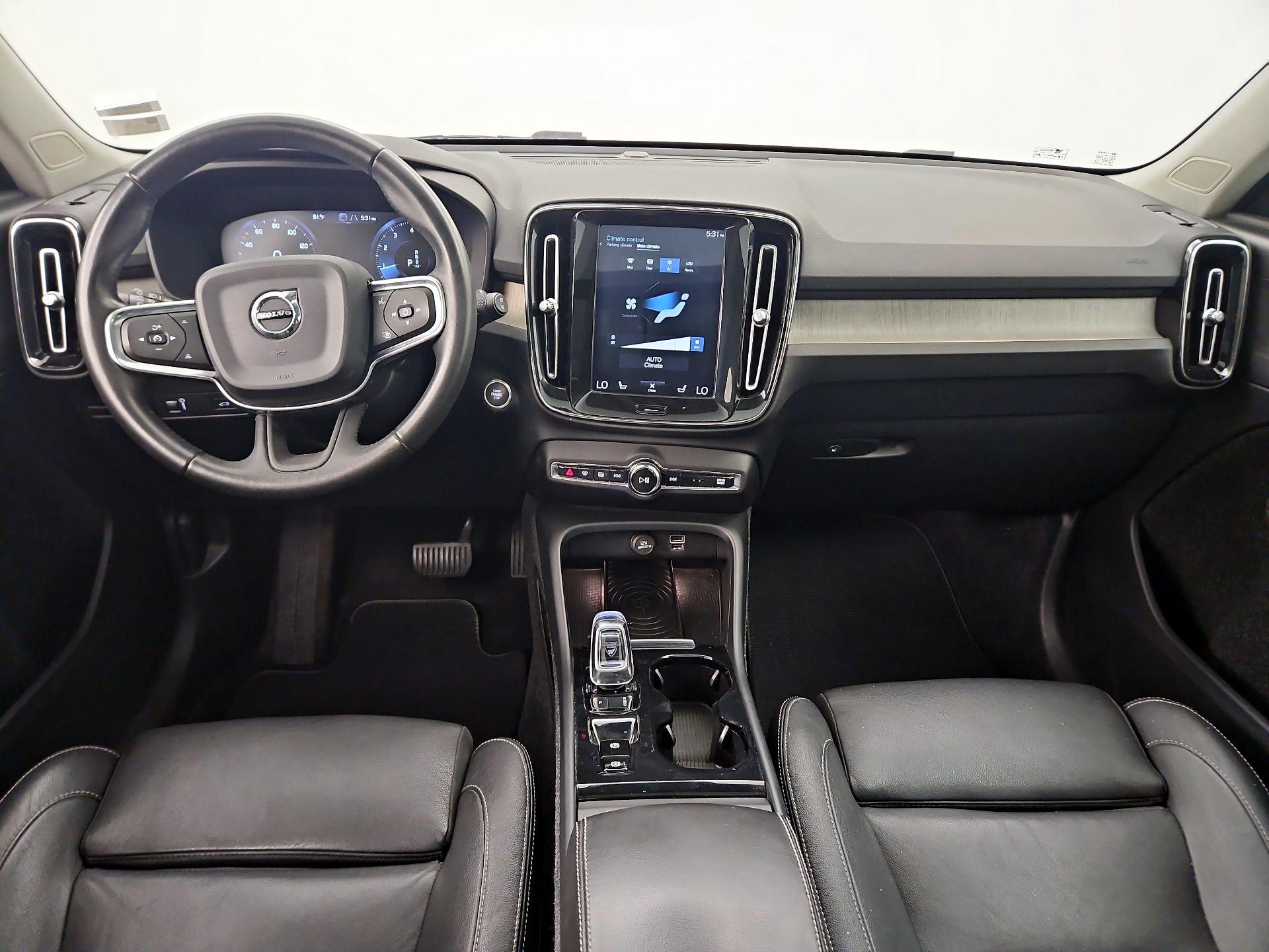 Thumbnail: 2019 Volvo XC40 - 9