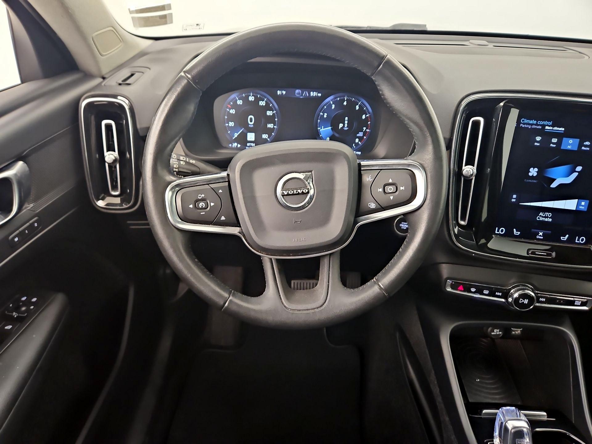 Thumbnail: 2019 Volvo XC40 - 10