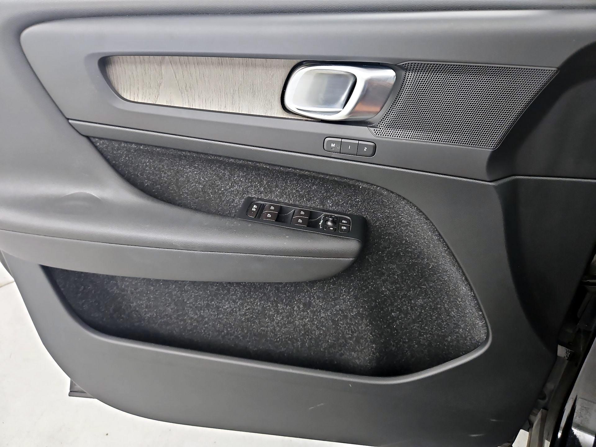 Thumbnail: 2019 Volvo XC40 - 12