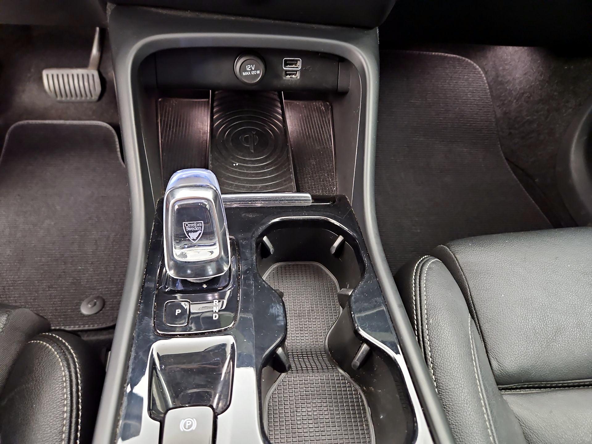 Thumbnail: 2019 Volvo XC40 - 17