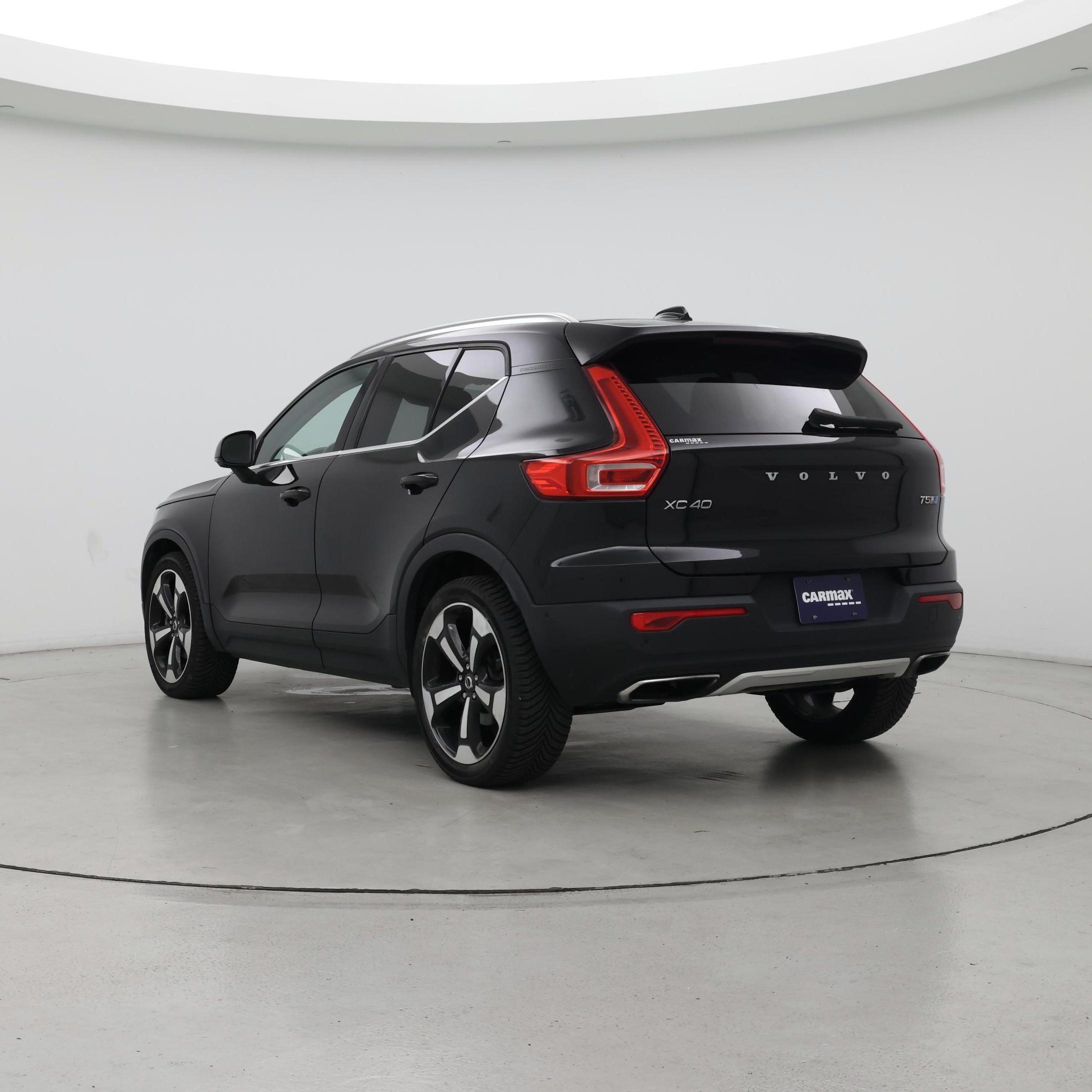 Thumbnail: 2019 Volvo XC40 - 2