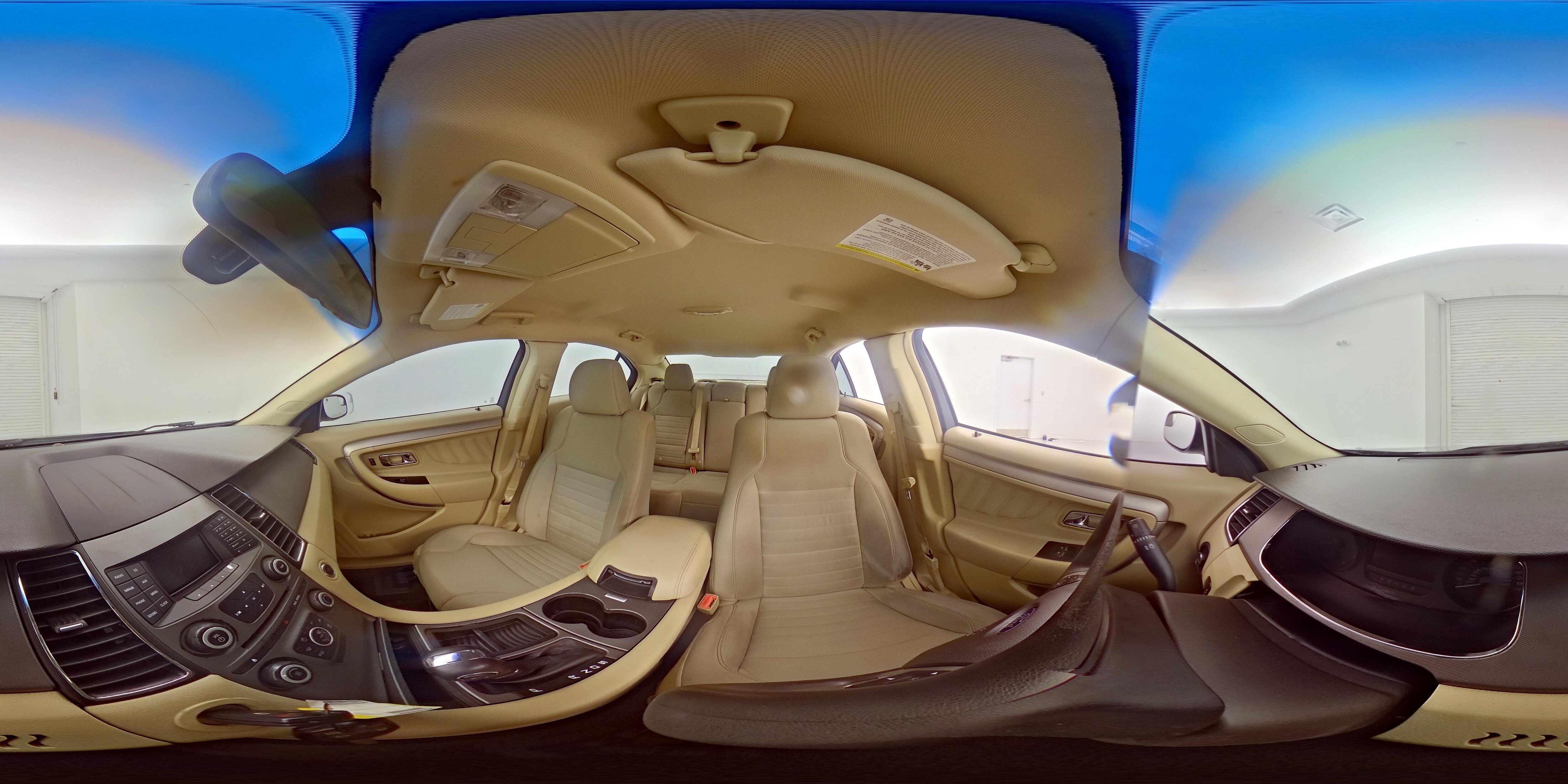 2018 Ford Taurus SE - Photo 23