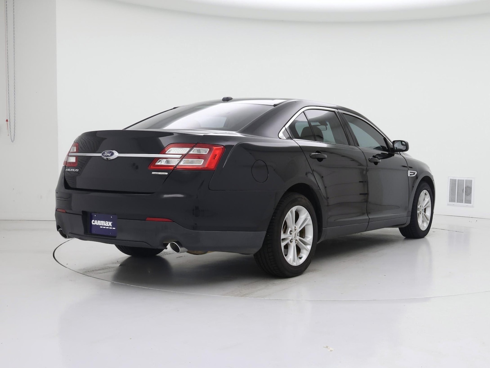 2018 Ford Taurus SE - Photo 9