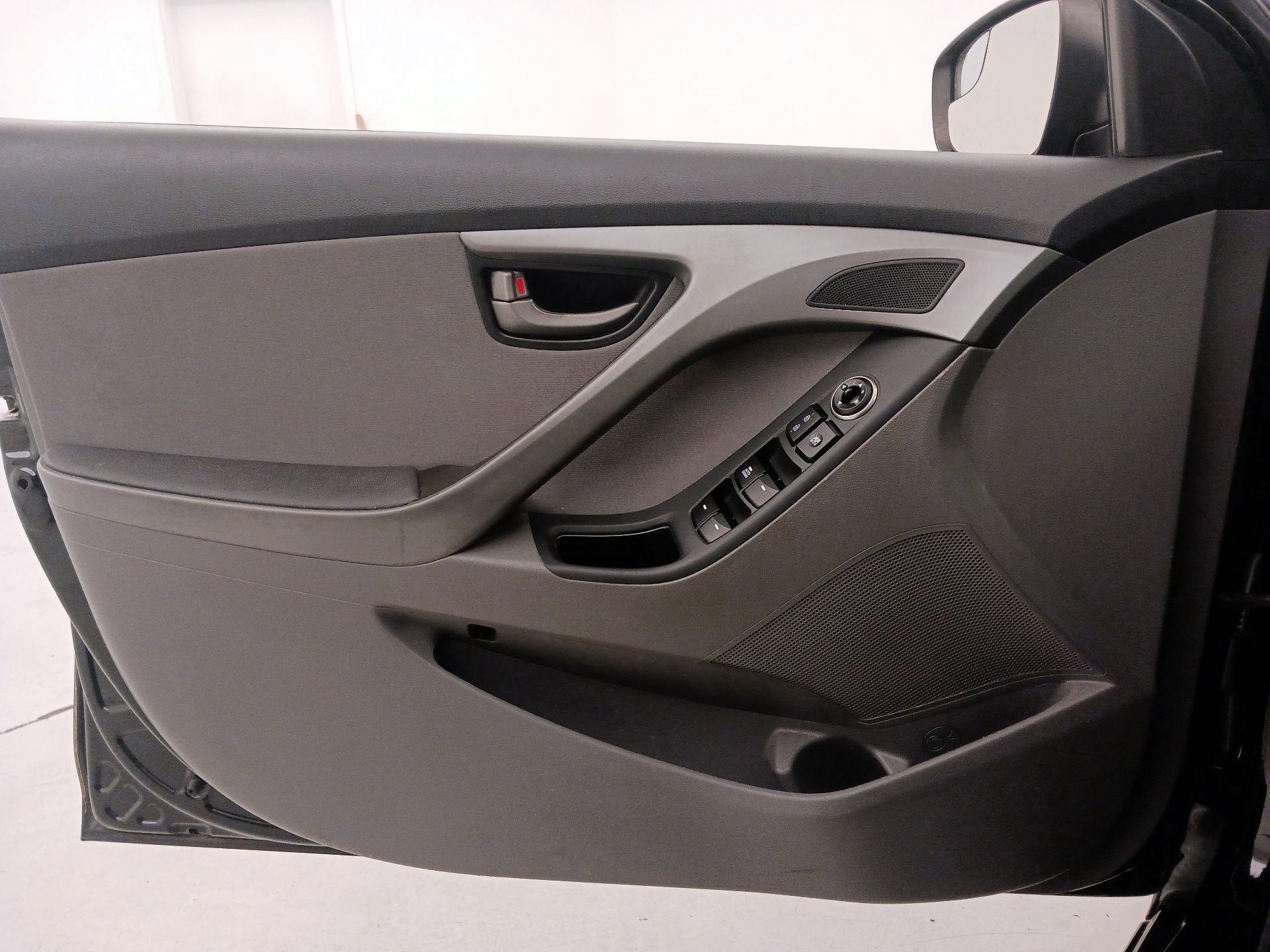 Thumbnail: 2014 Hyundai Elantra - 12