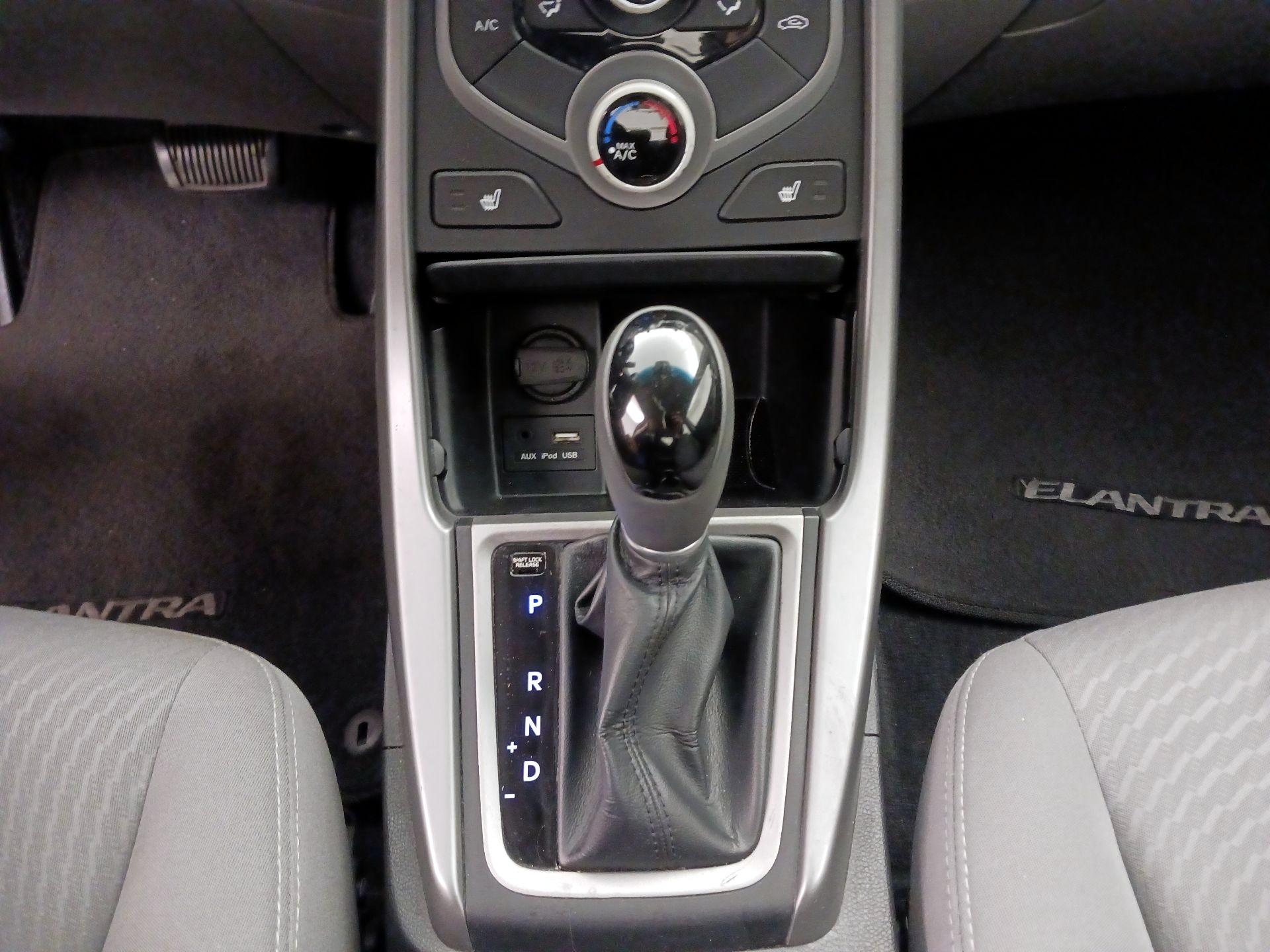Thumbnail: 2014 Hyundai Elantra - 17