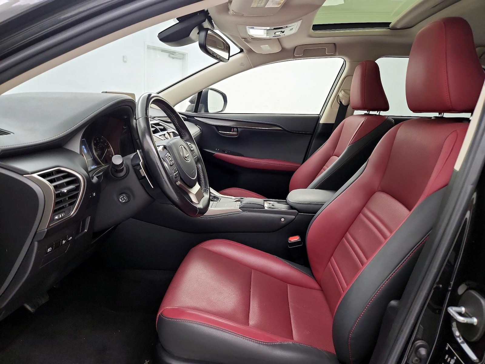 2021 Lexus NX 300 - Photo 12