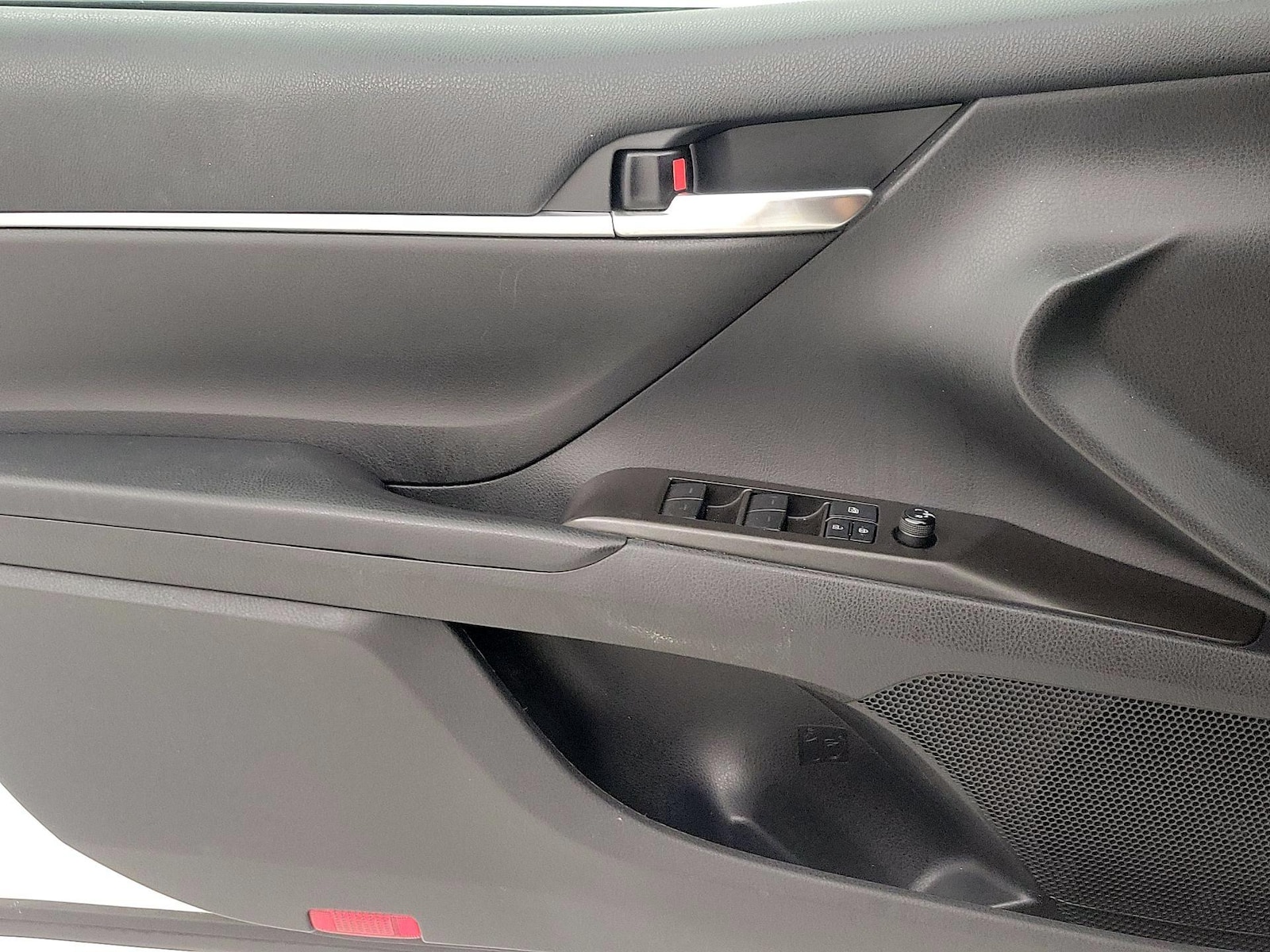 2021 Toyota Camry SE - Photo 13