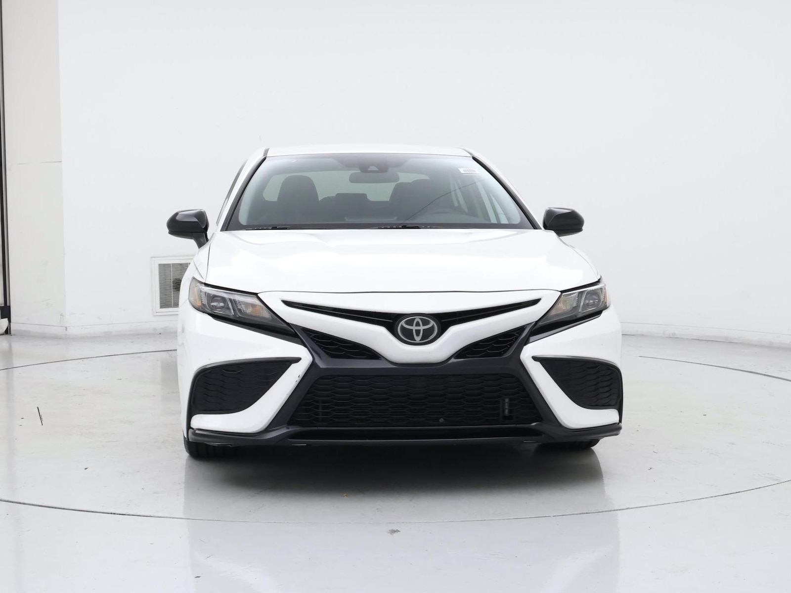 2021 Toyota Camry SE - Photo 6