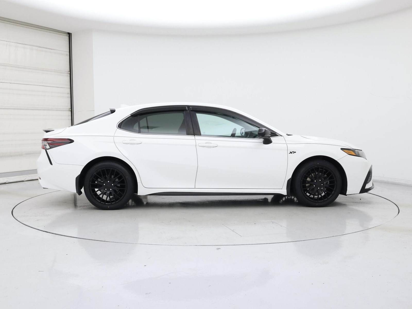 2021 Toyota Camry SE - Photo 8