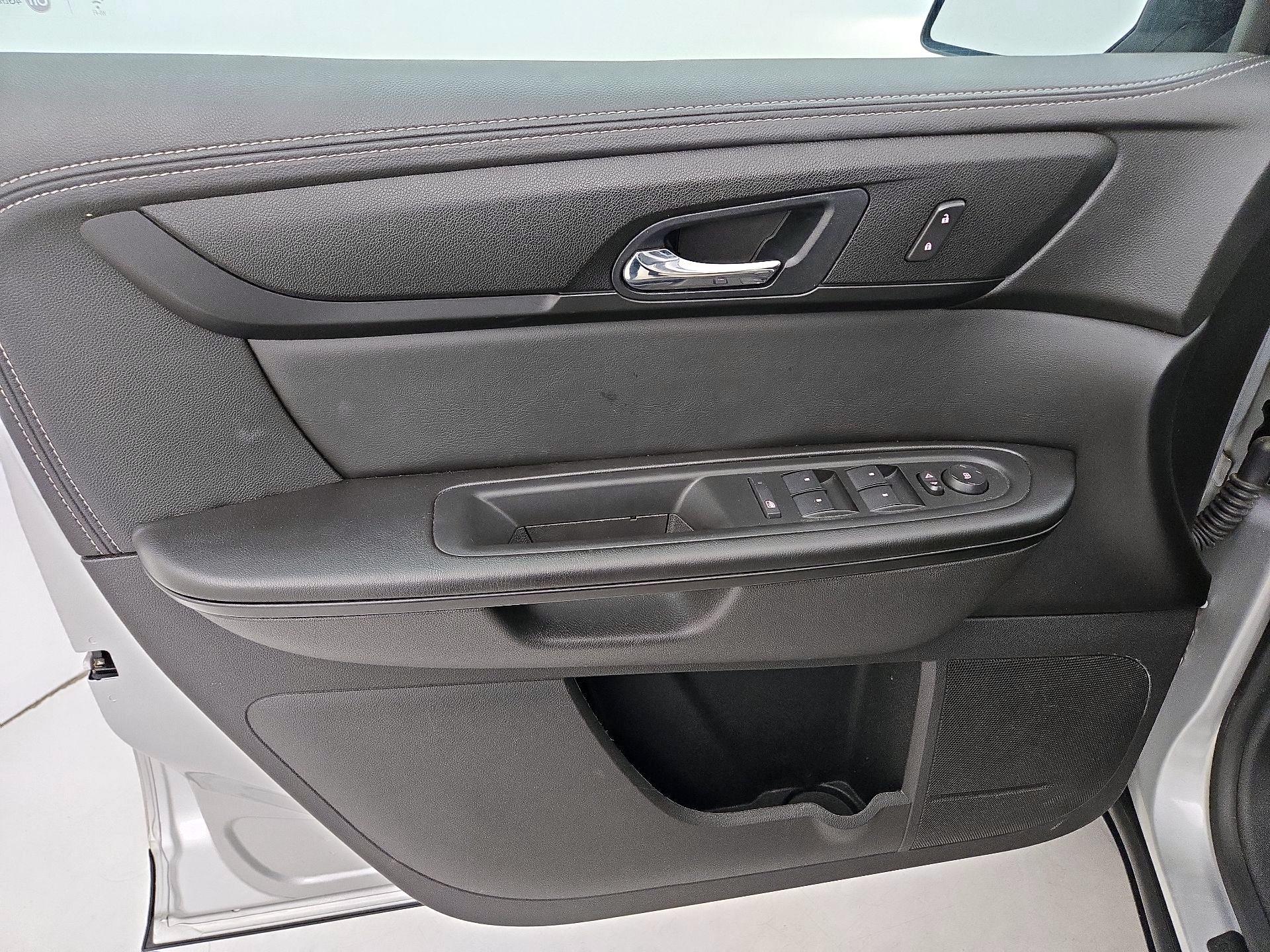 Thumbnail: 2016 GMC Acadia - 12