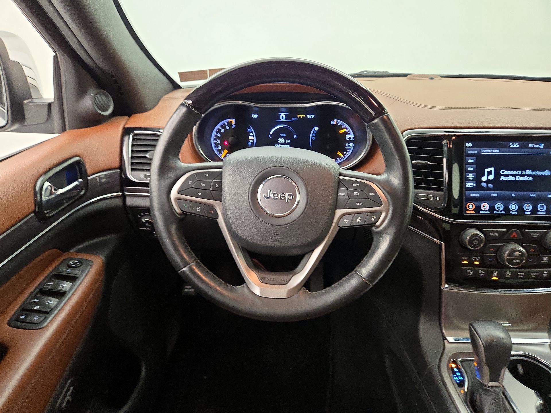 Thumbnail: 2020 Jeep Grand Cherokee - 10