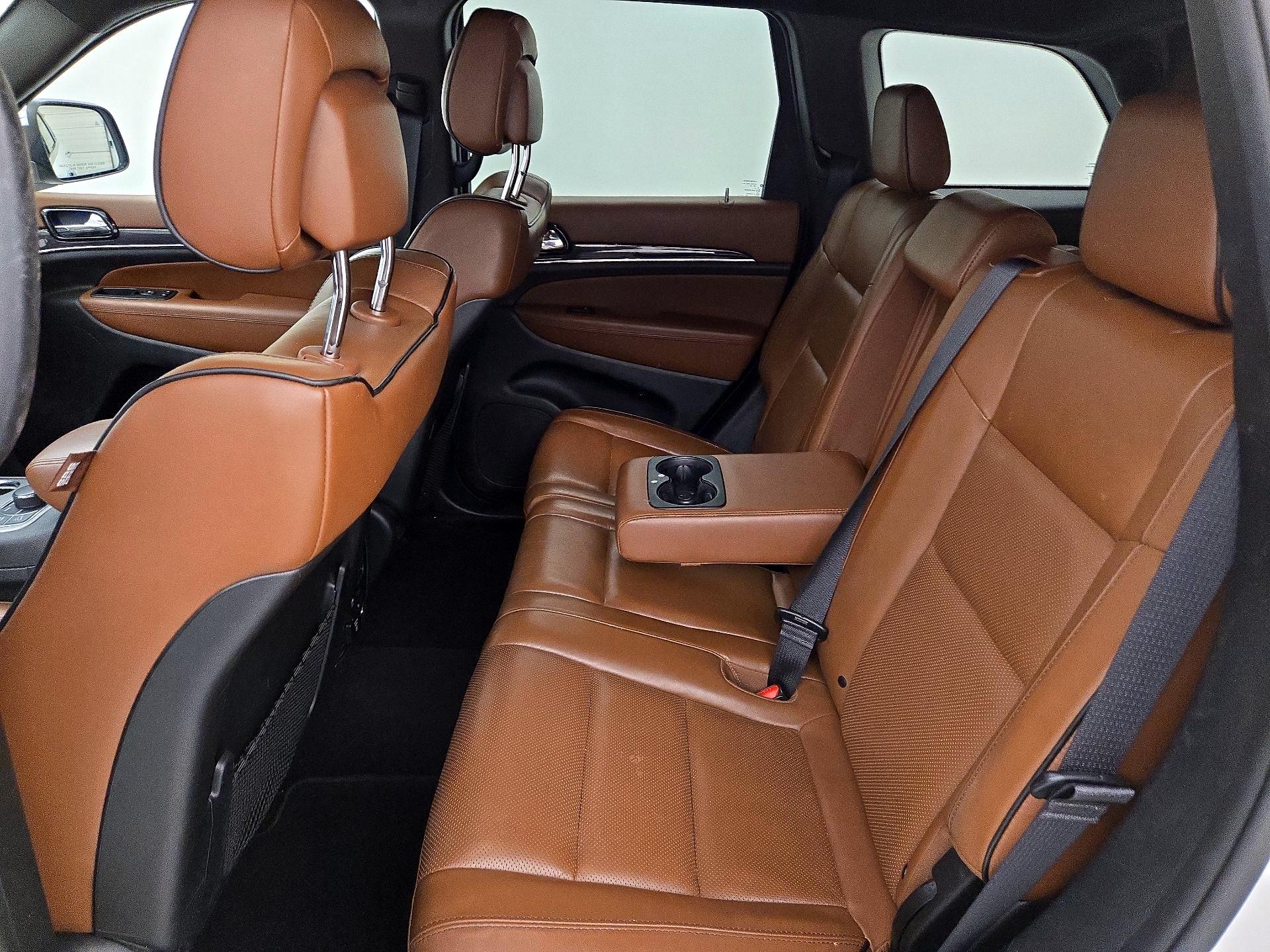 Thumbnail: 2020 Jeep Grand Cherokee - 18