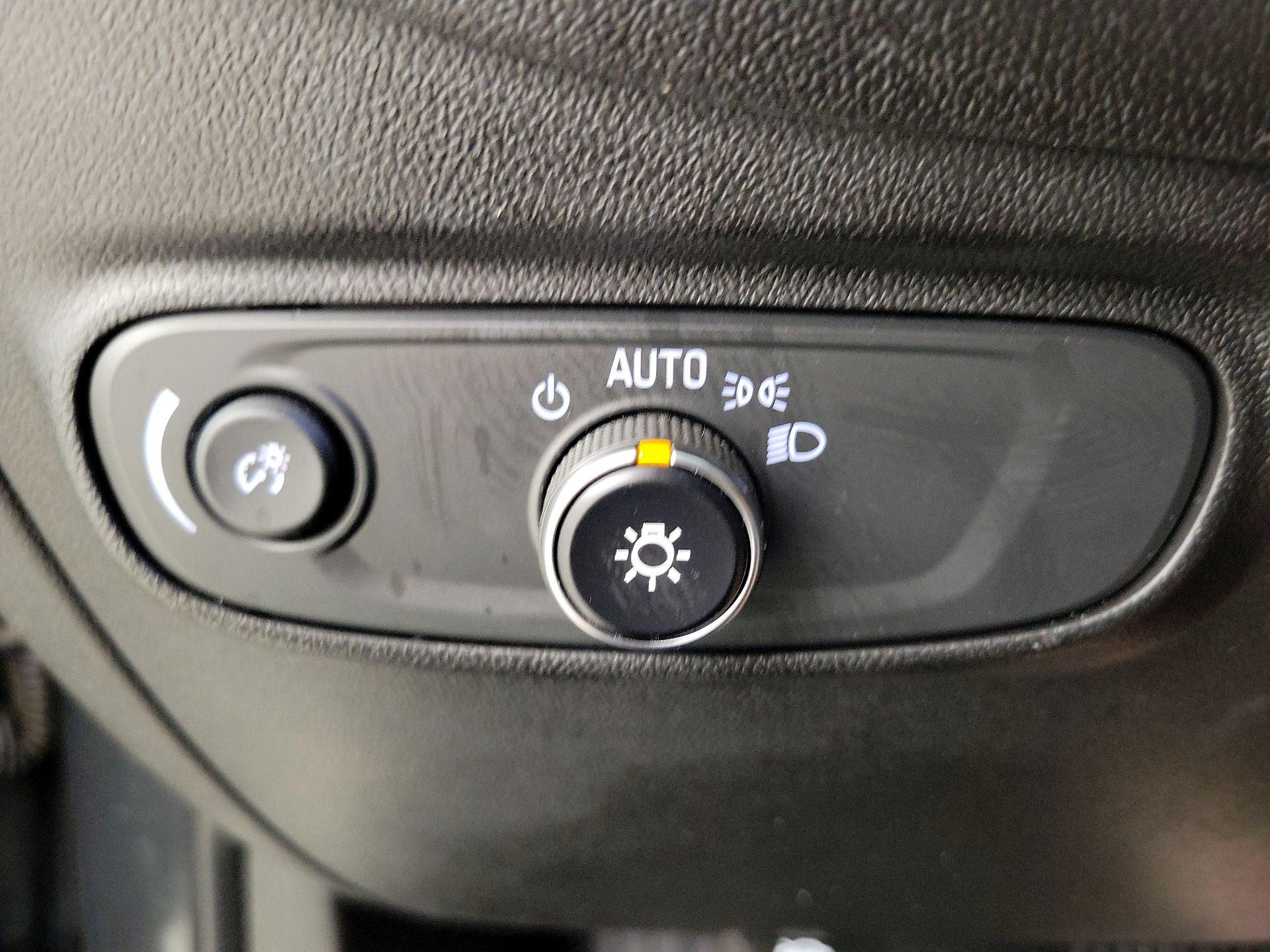 Thumbnail: 2020 Chevrolet Equinox - 13