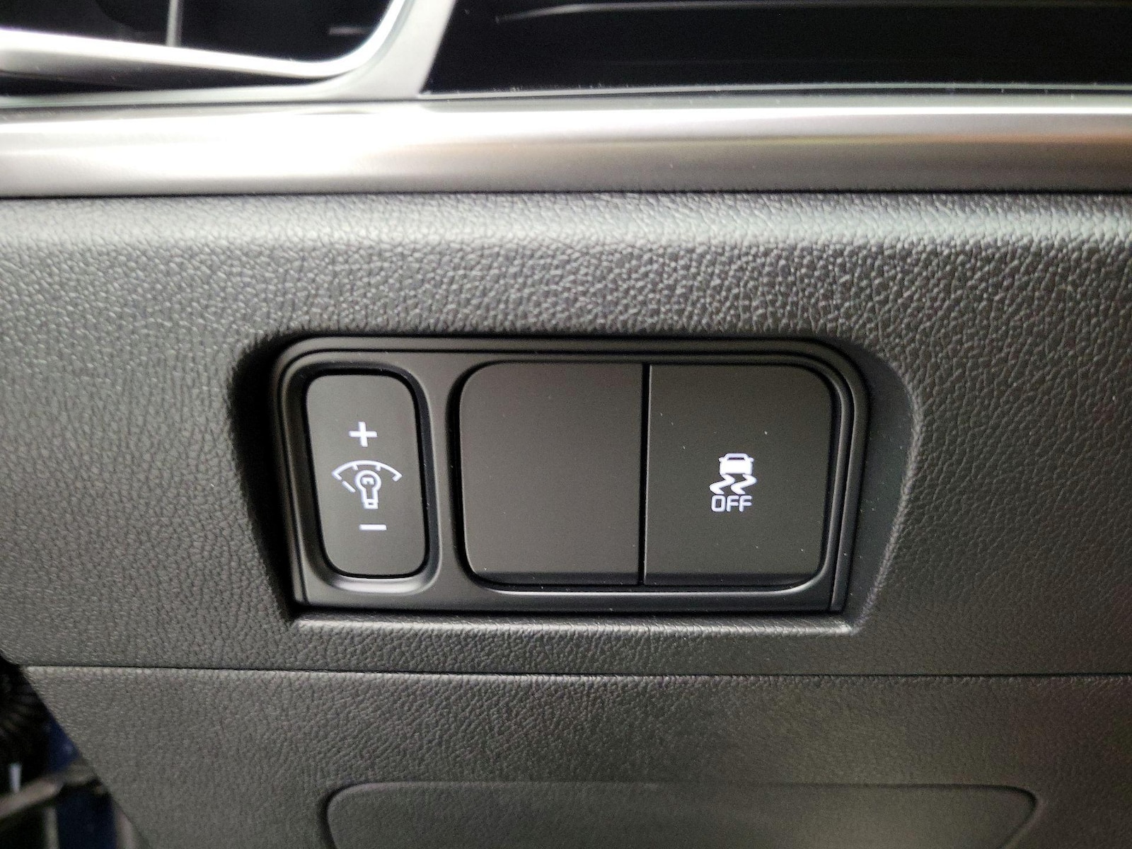 2025 Kia Sorento S - Photo 14