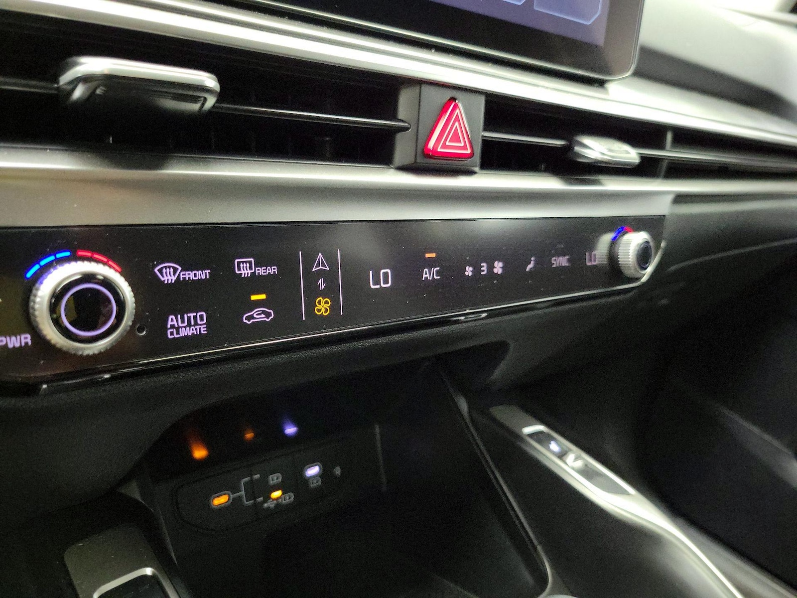2025 Kia Sorento S - Photo 18