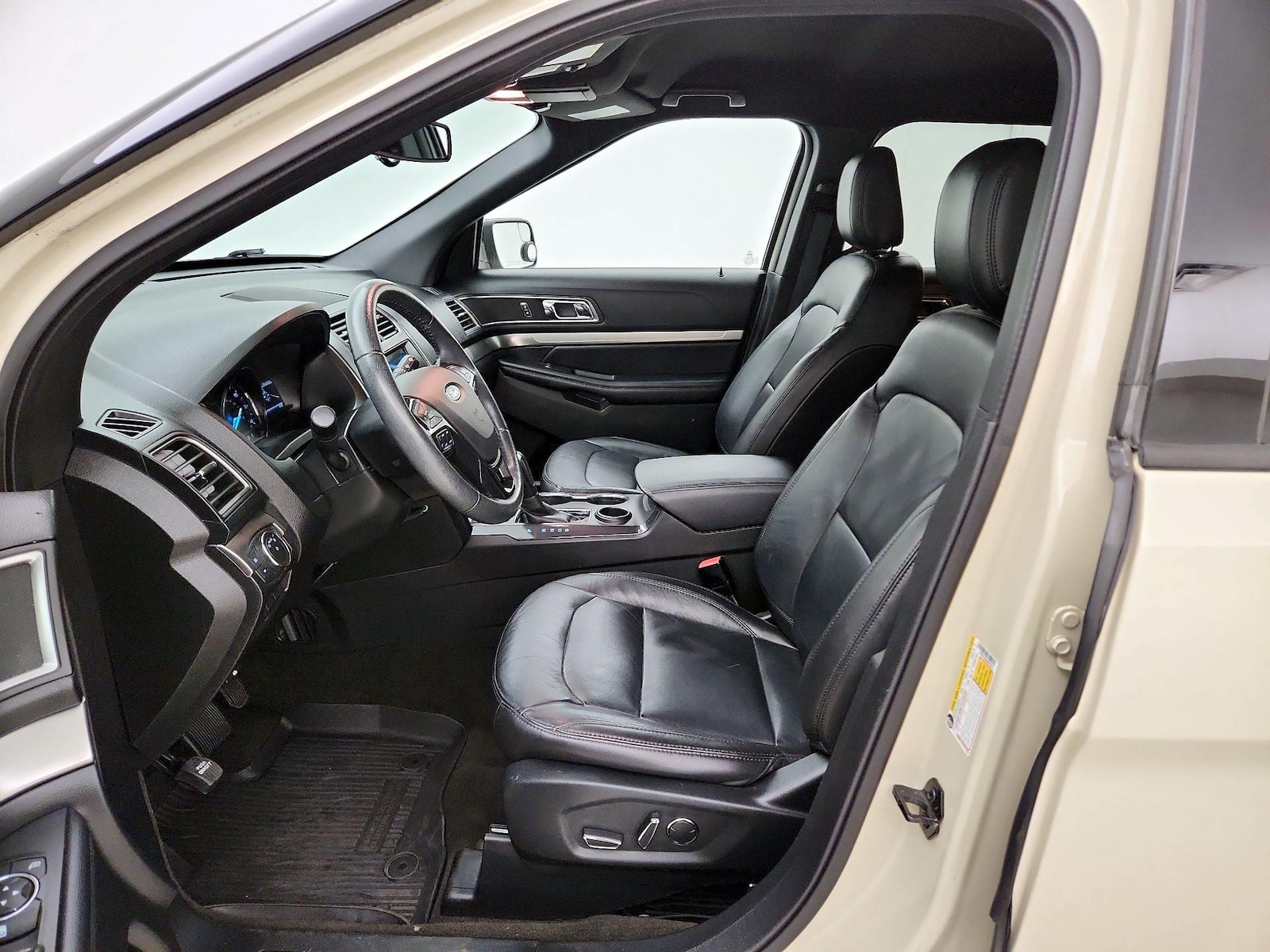 2018 Ford Explorer XLT - Photo 12