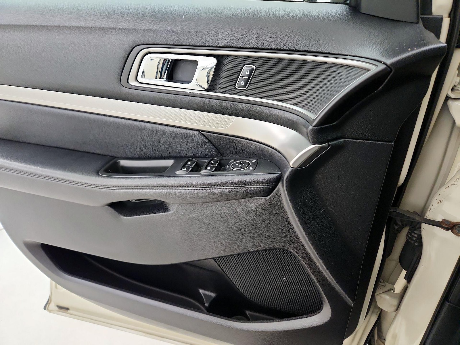 2018 Ford Explorer XLT - Photo 13