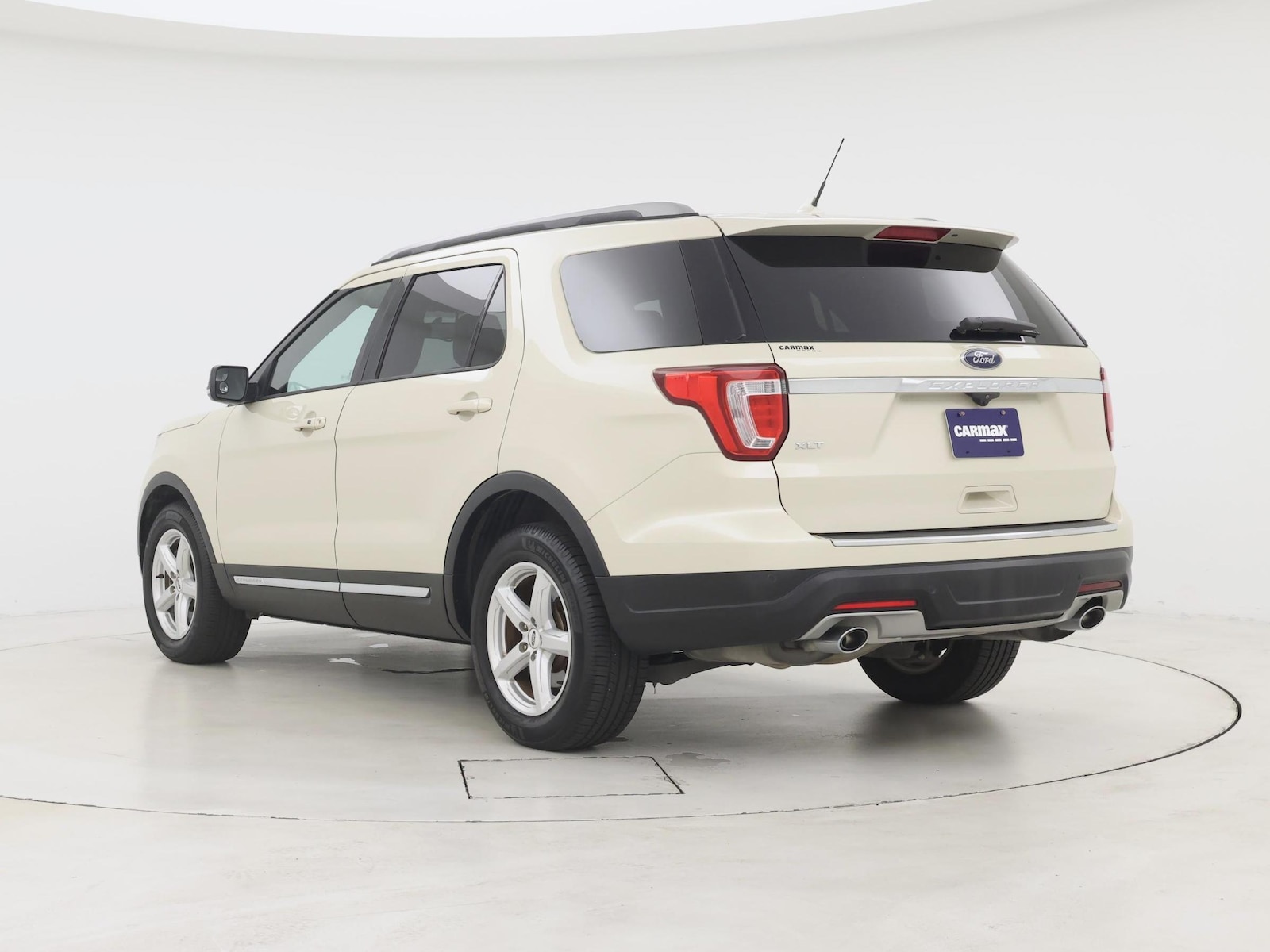 2018 Ford Explorer XLT - Photo 3